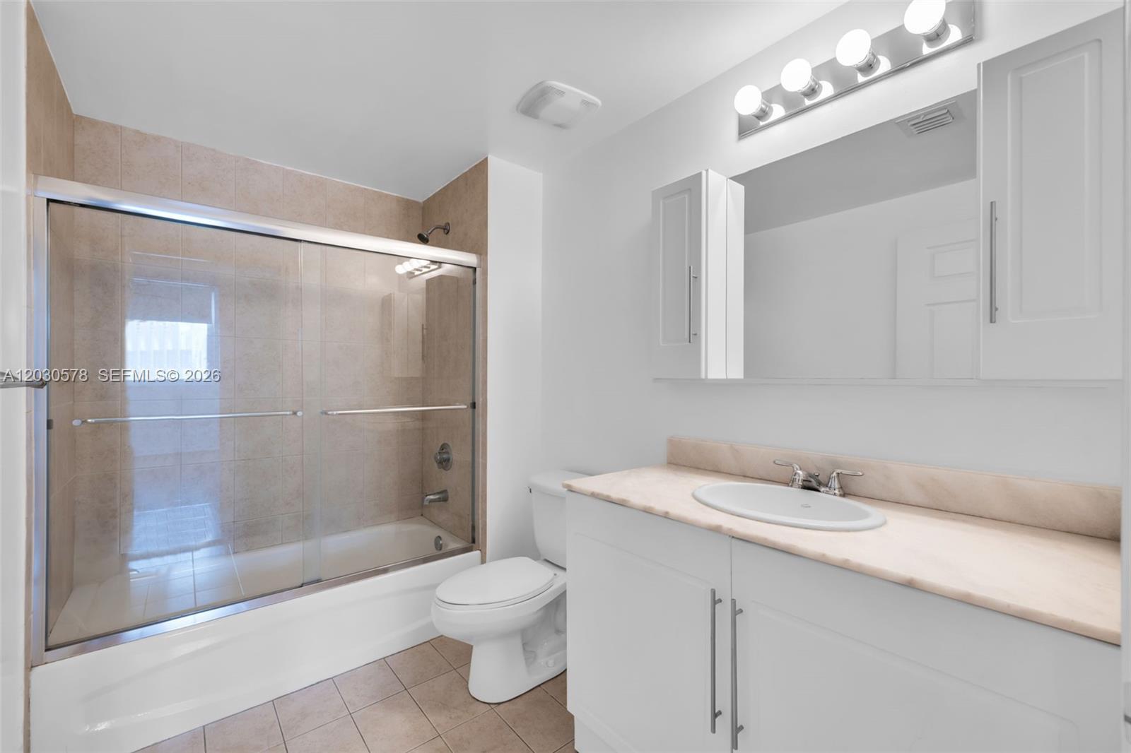 1800 BISCAYNE PLAZA CONDO - Residential