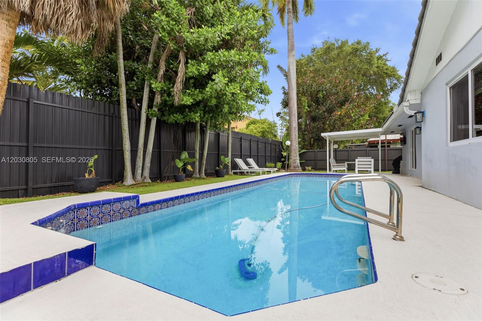 COUNTRY CLUB OF MIAMI EST - Residential