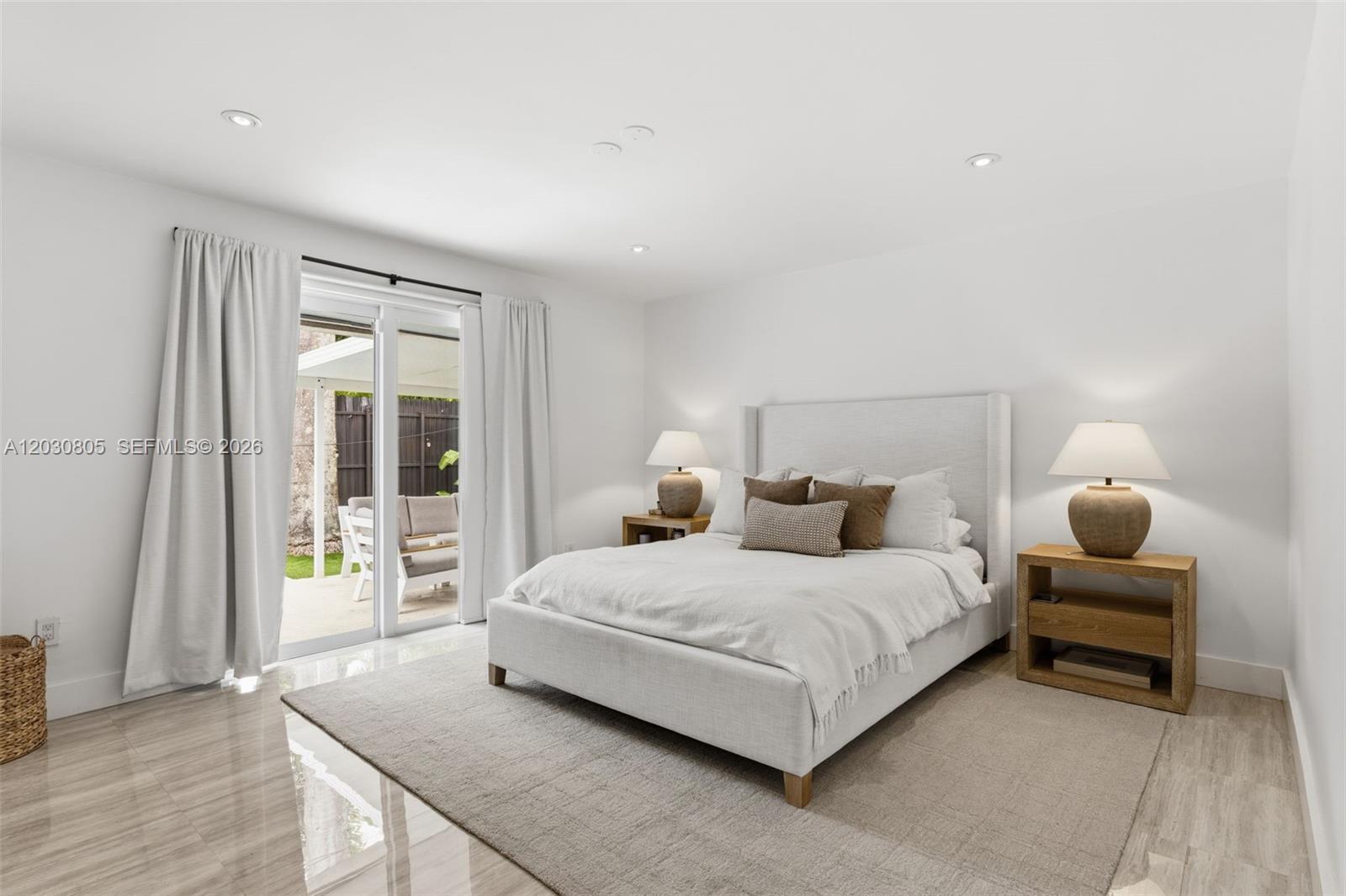 COUNTRY CLUB OF MIAMI EST - Residential