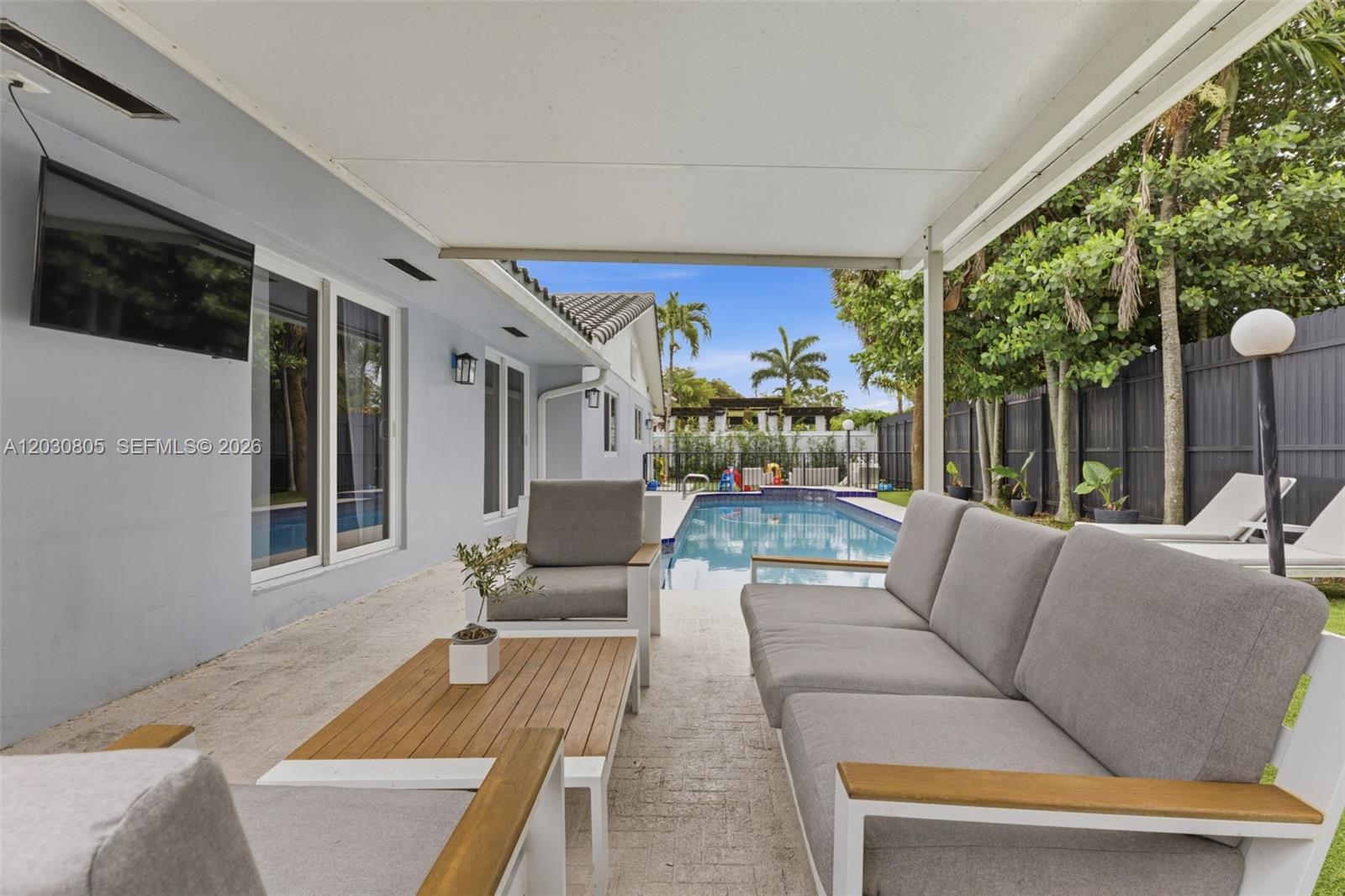COUNTRY CLUB OF MIAMI EST - Residential