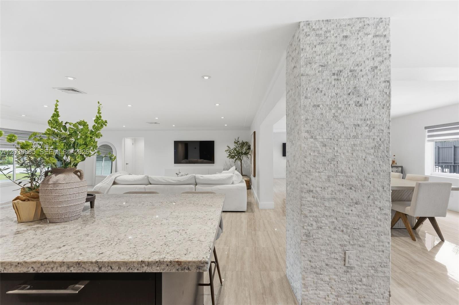 COUNTRY CLUB OF MIAMI EST - Residential