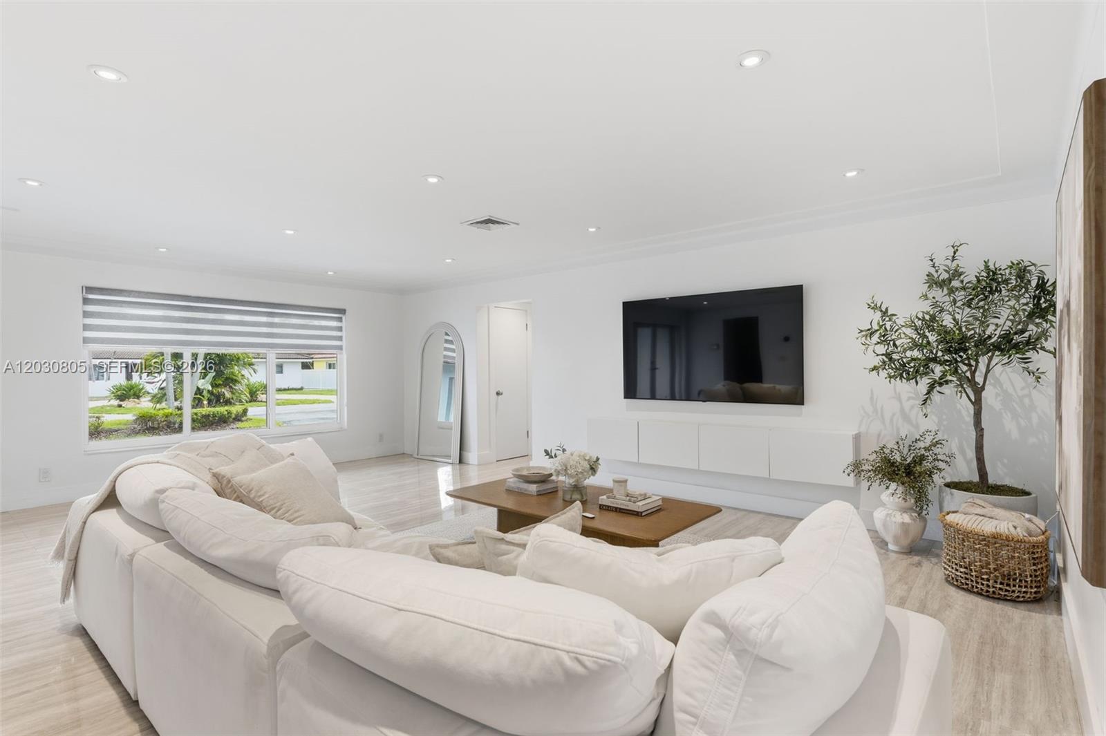 COUNTRY CLUB OF MIAMI EST - Residential