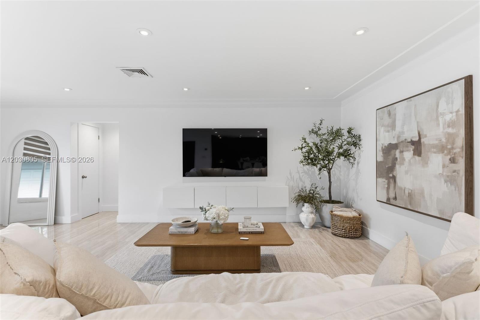 COUNTRY CLUB OF MIAMI EST - Residential