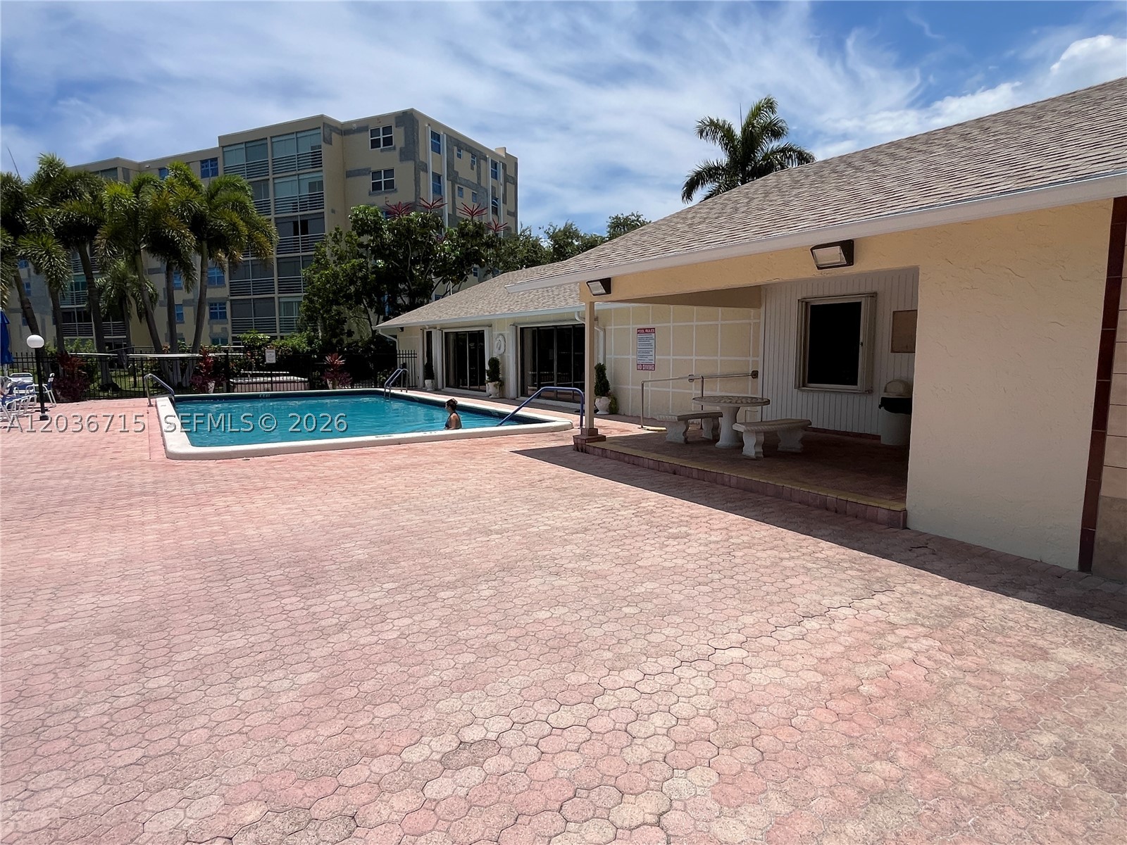 MEADOWBROOK LAKES VIEW CO - Residential Lease