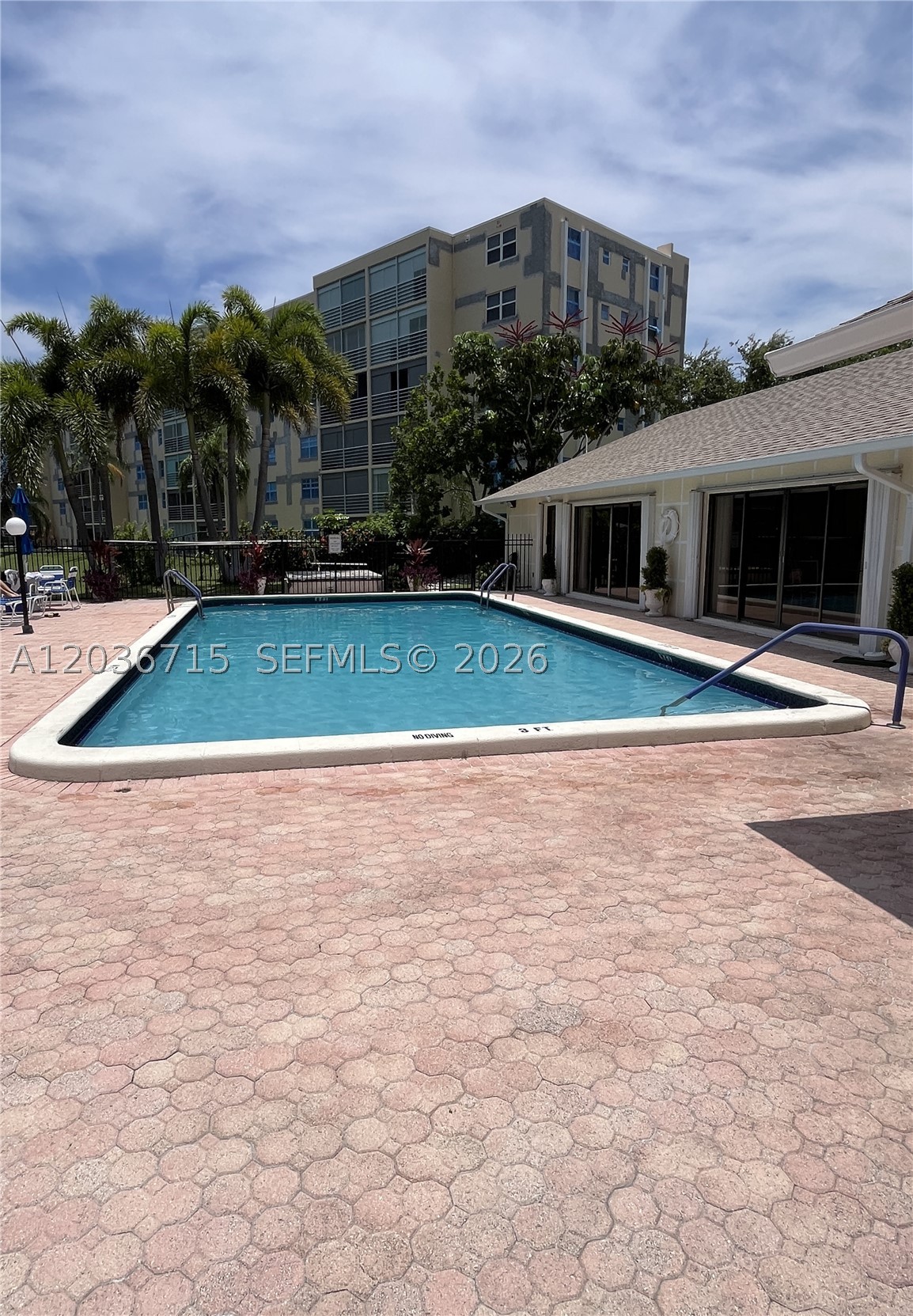 MEADOWBROOK LAKES VIEW CO - Residential Lease