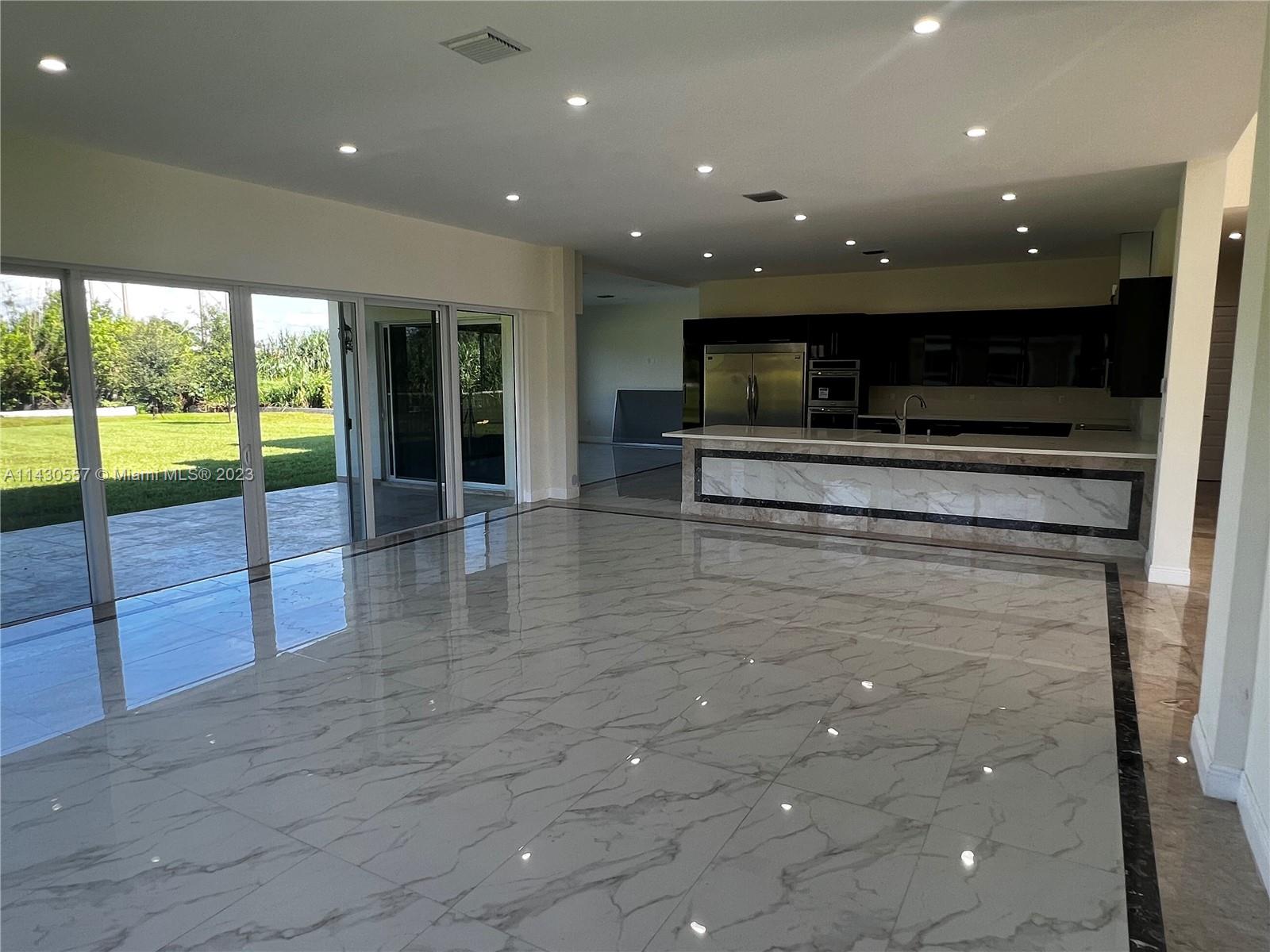 DAVIE GARDEN ESTATES - Residential Lease