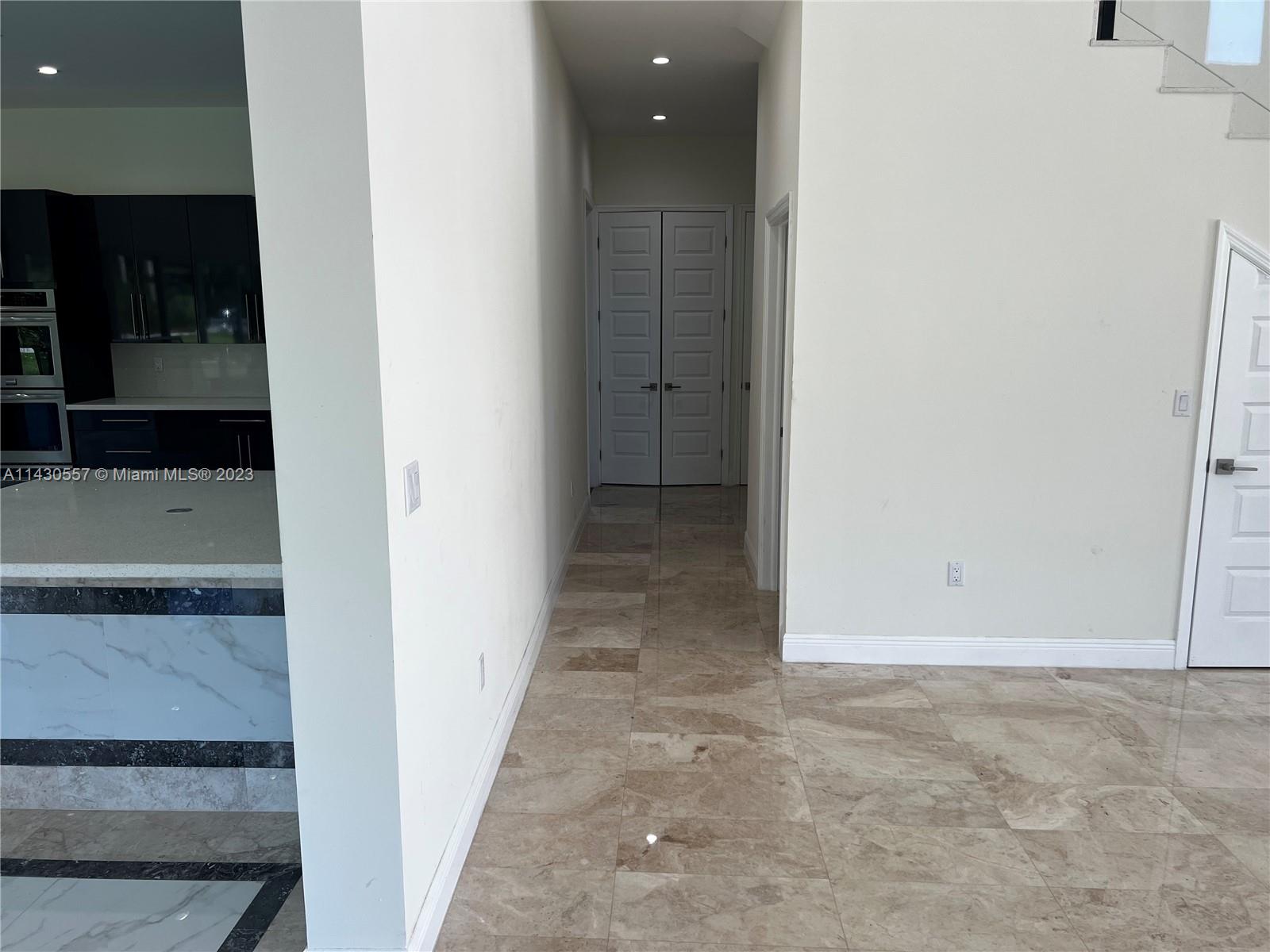 DAVIE GARDEN ESTATES - Residential Lease