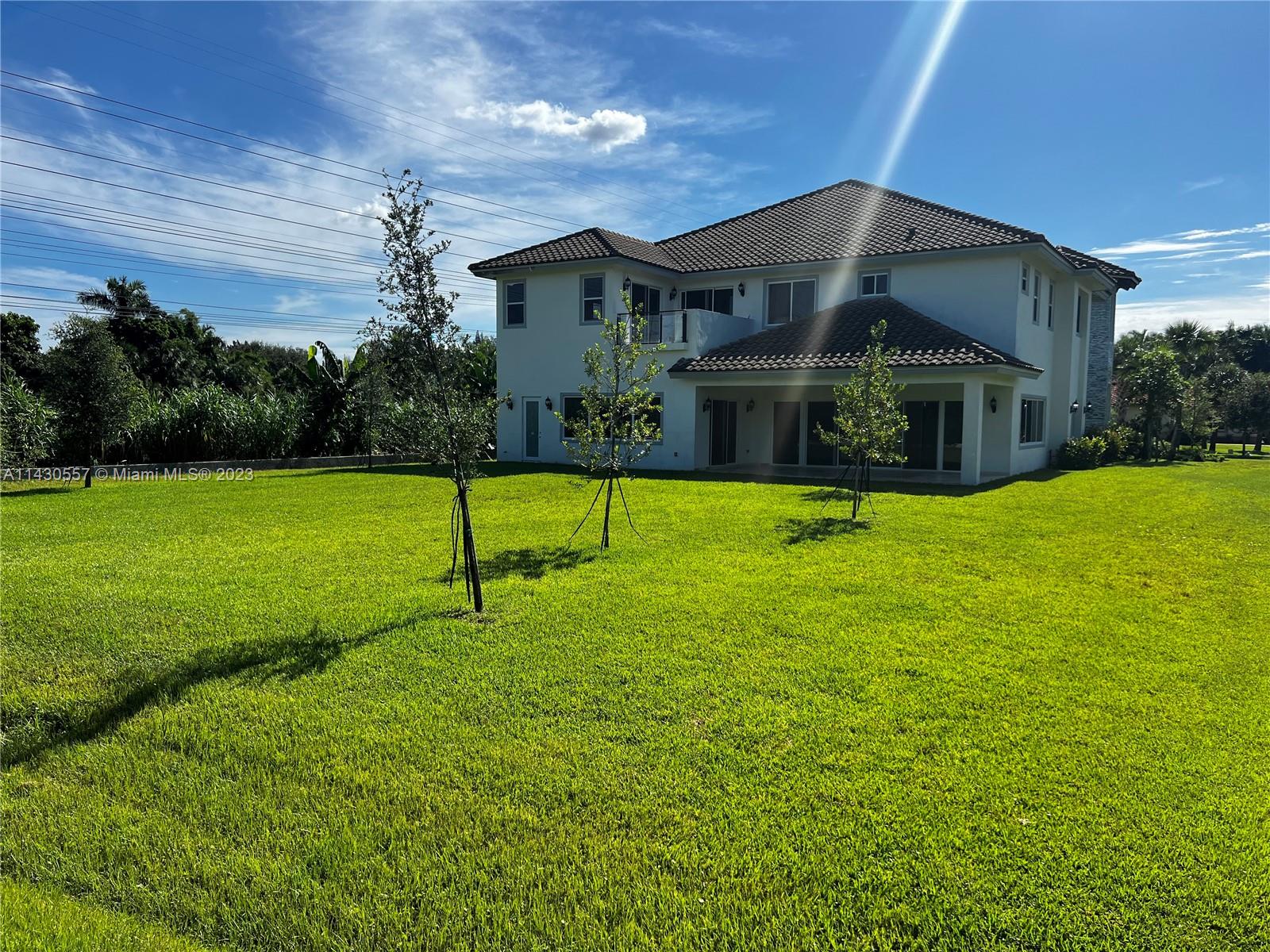 DAVIE GARDEN ESTATES - Residential Lease