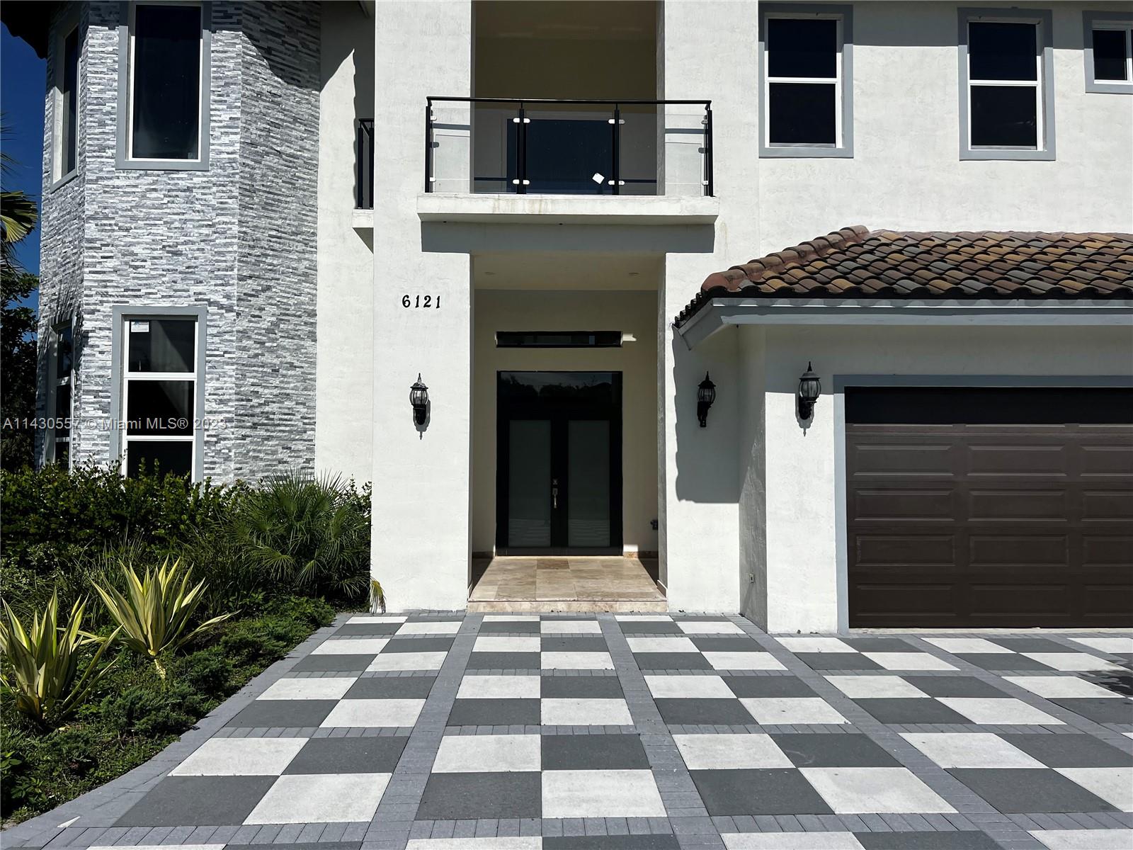 DAVIE GARDEN ESTATES - Residential Lease