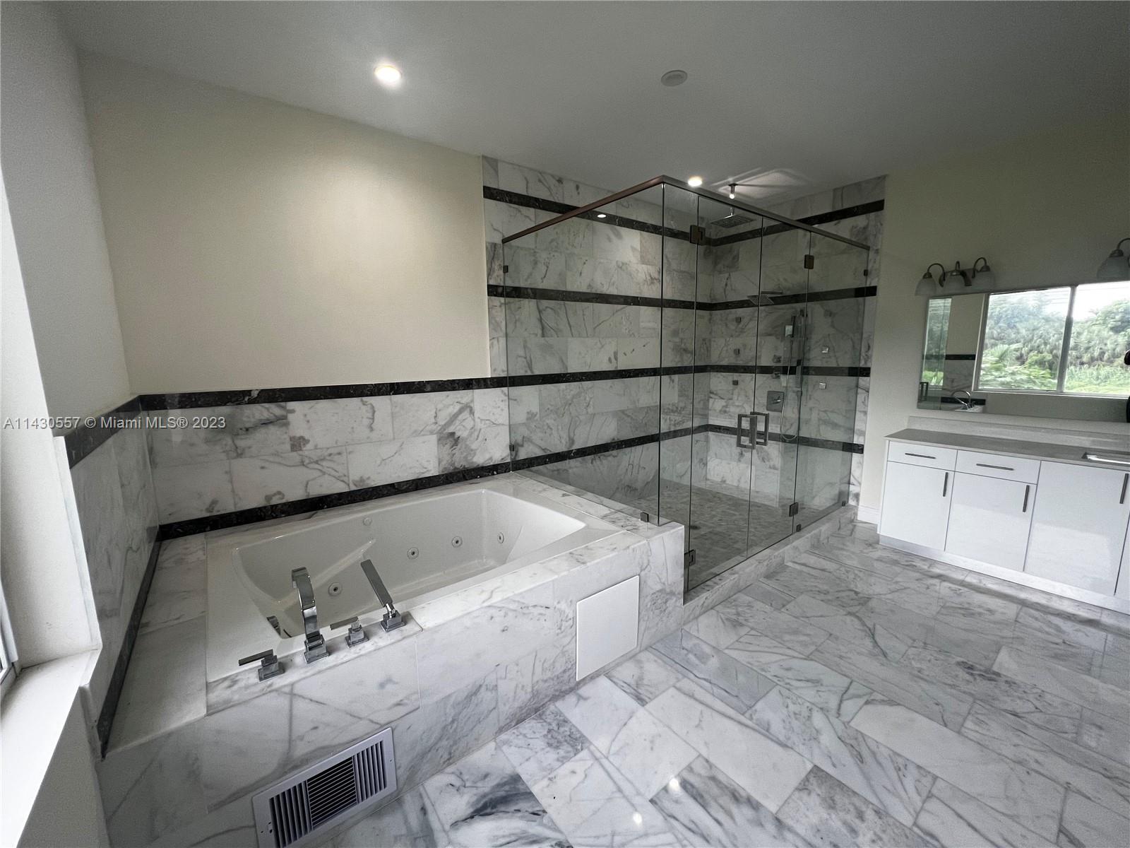 DAVIE GARDEN ESTATES - Residential Lease
