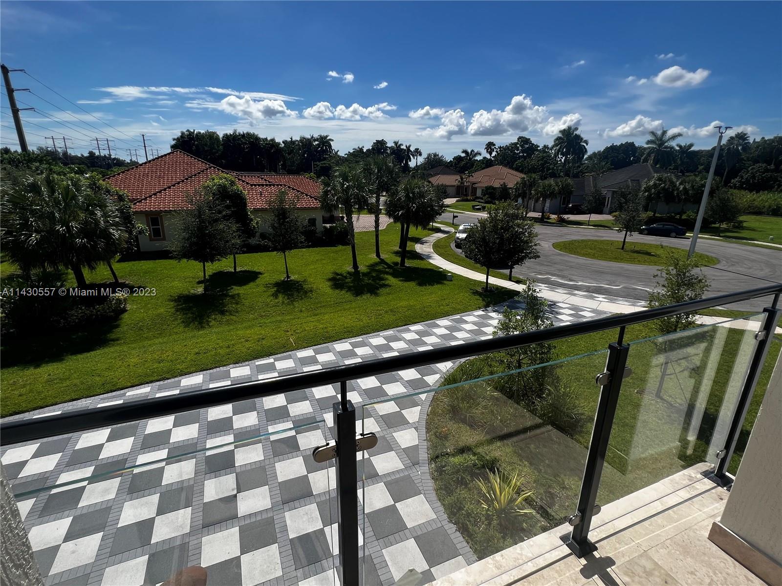 DAVIE GARDEN ESTATES - Residential Lease