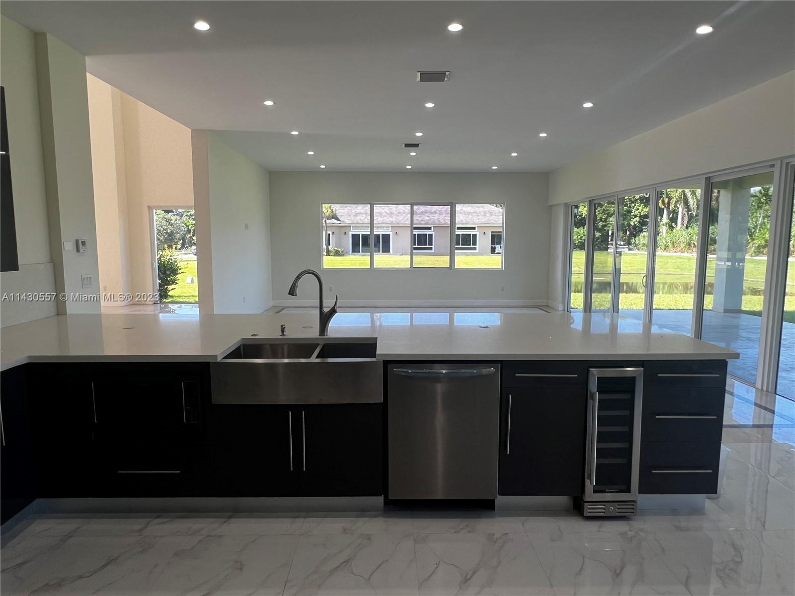 DAVIE GARDEN ESTATES - Residential Lease