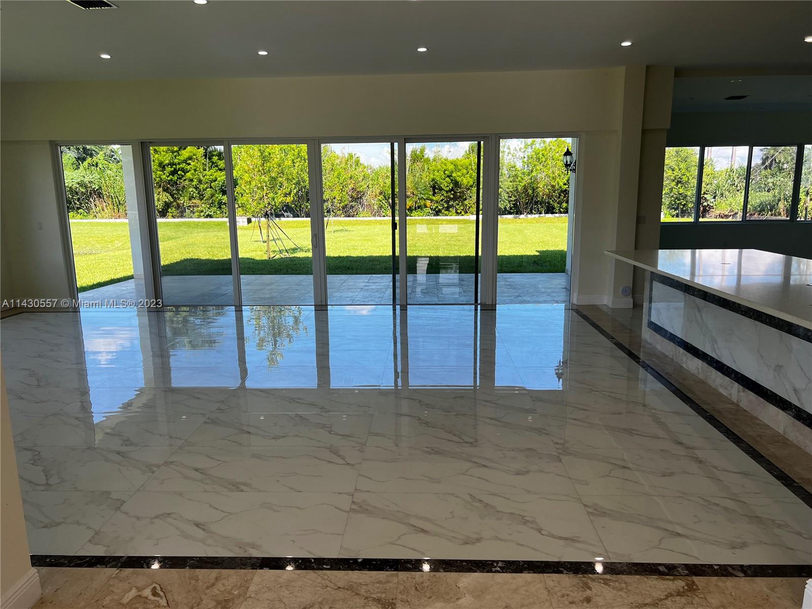 DAVIE GARDEN ESTATES - Residential Lease