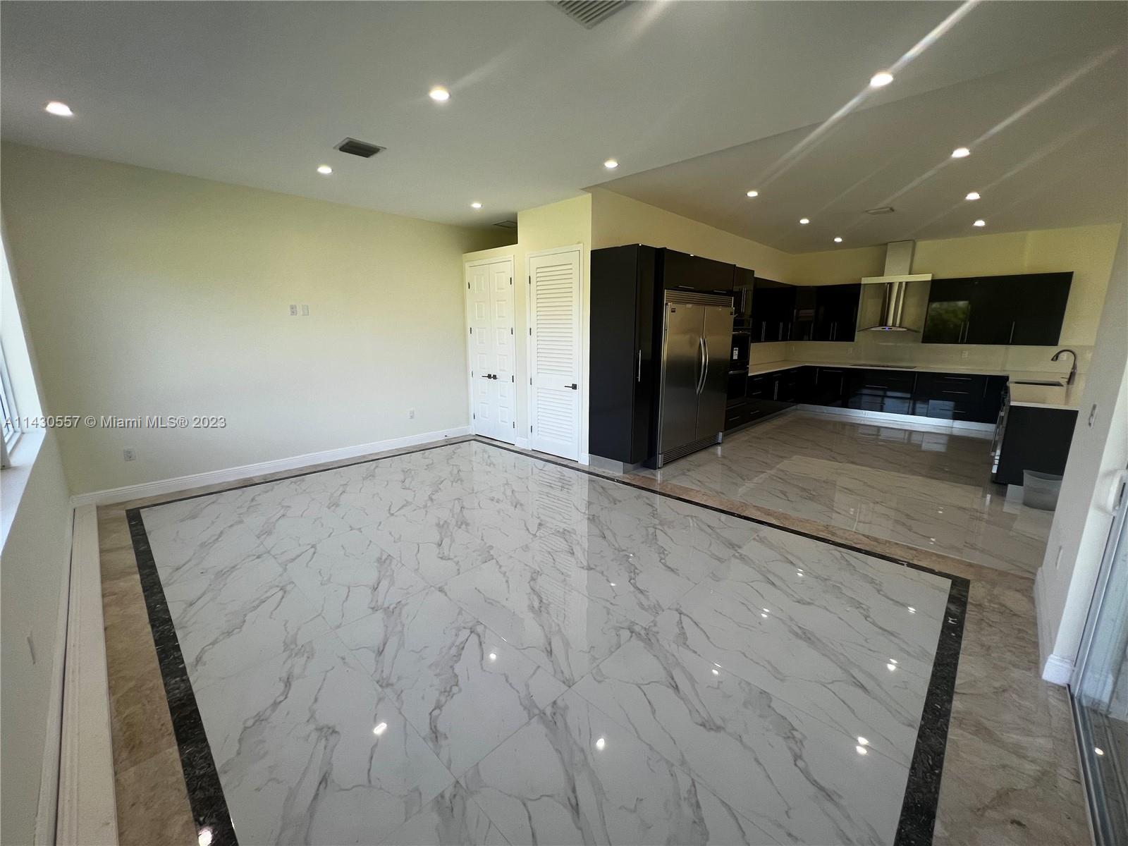 DAVIE GARDEN ESTATES - Residential Lease