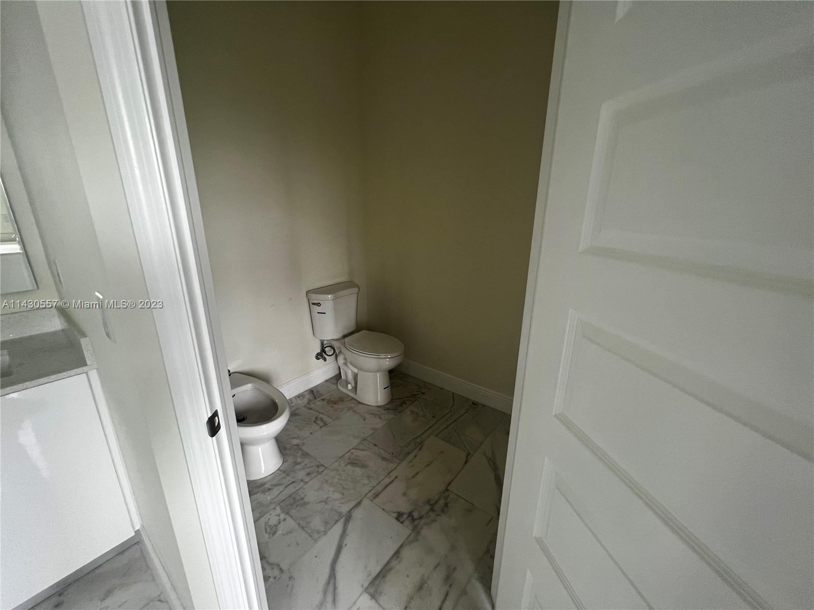 DAVIE GARDEN ESTATES - Residential Lease