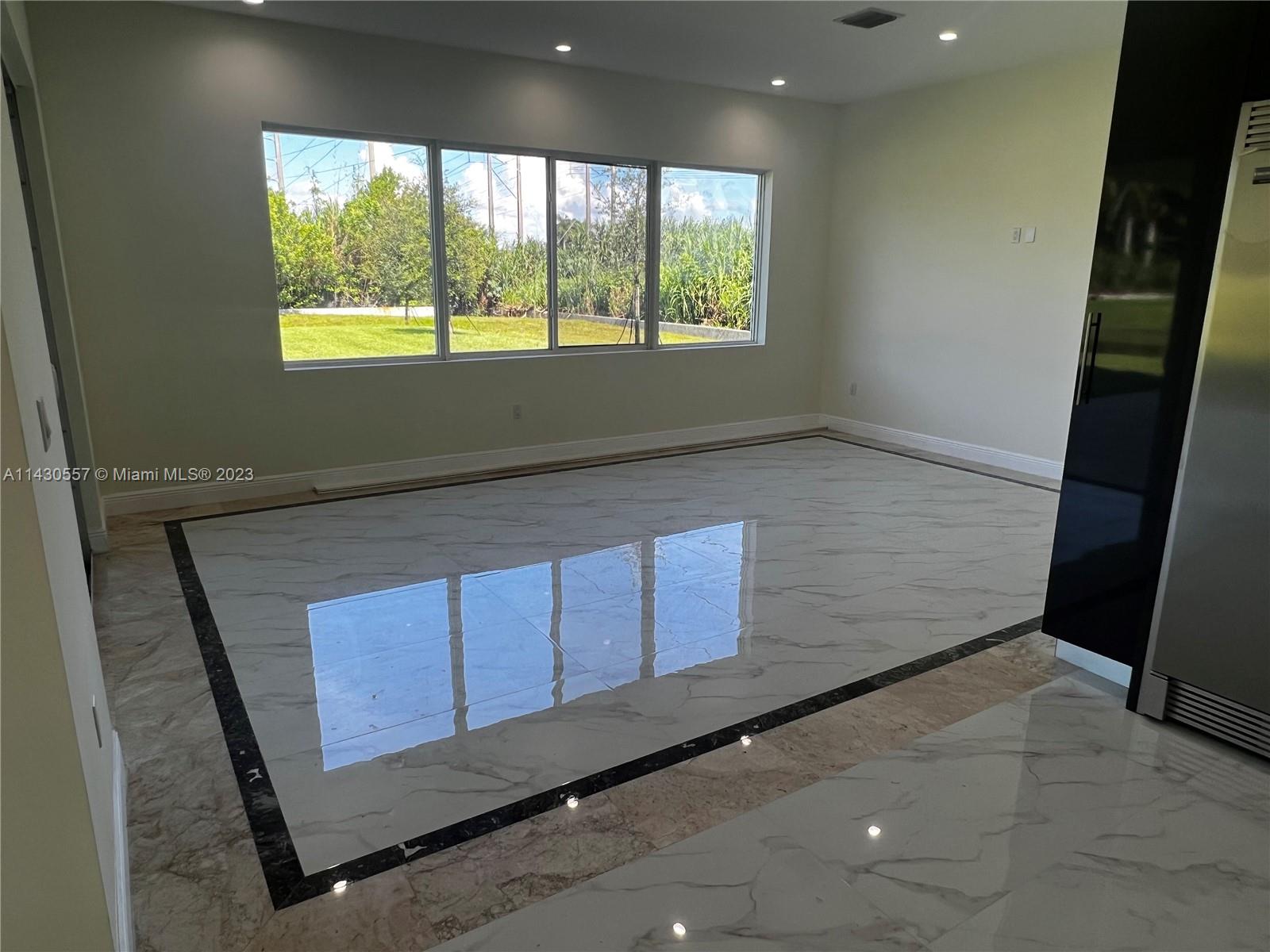 DAVIE GARDEN ESTATES - Residential Lease