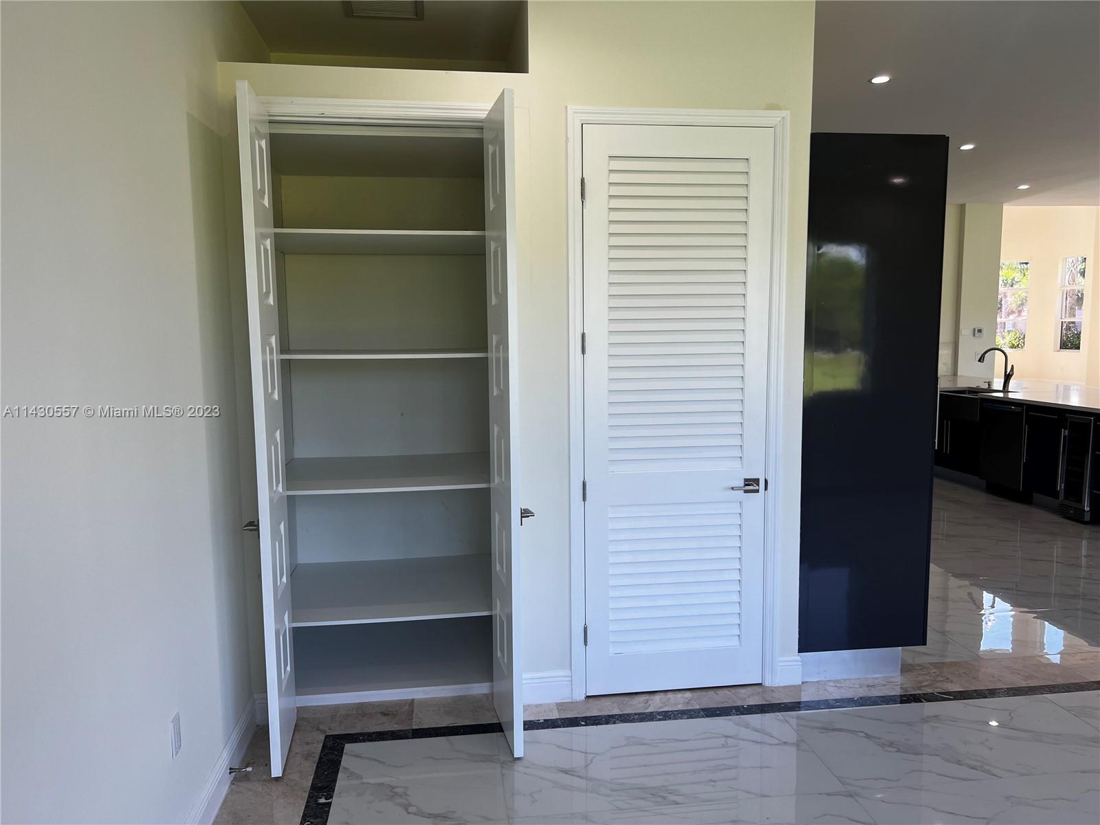 DAVIE GARDEN ESTATES - Residential Lease