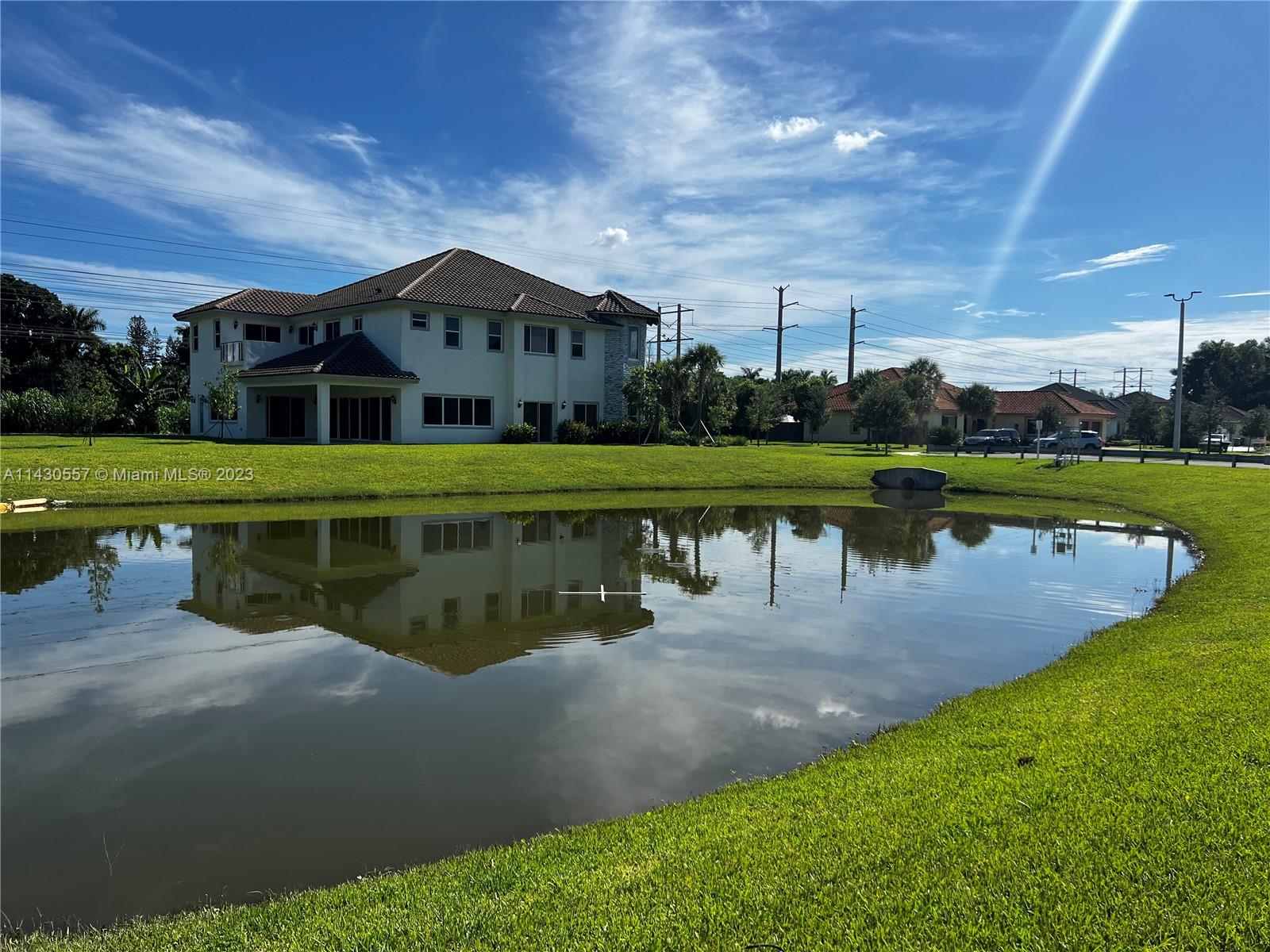 DAVIE GARDEN ESTATES - Residential Lease