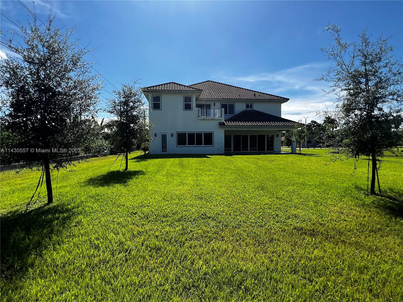DAVIE GARDEN ESTATES - Residential Lease