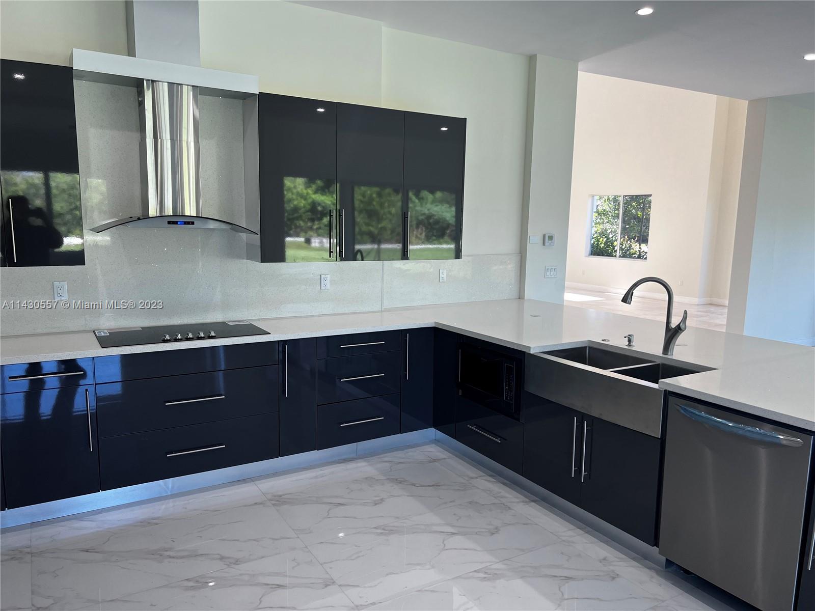DAVIE GARDEN ESTATES - Residential Lease