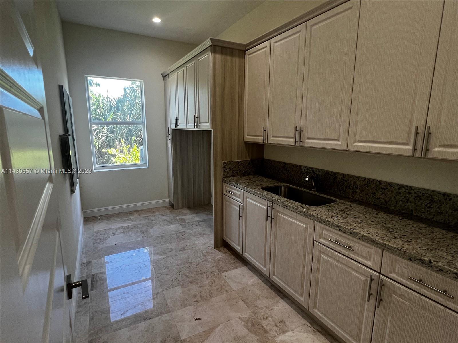 DAVIE GARDEN ESTATES - Residential Lease