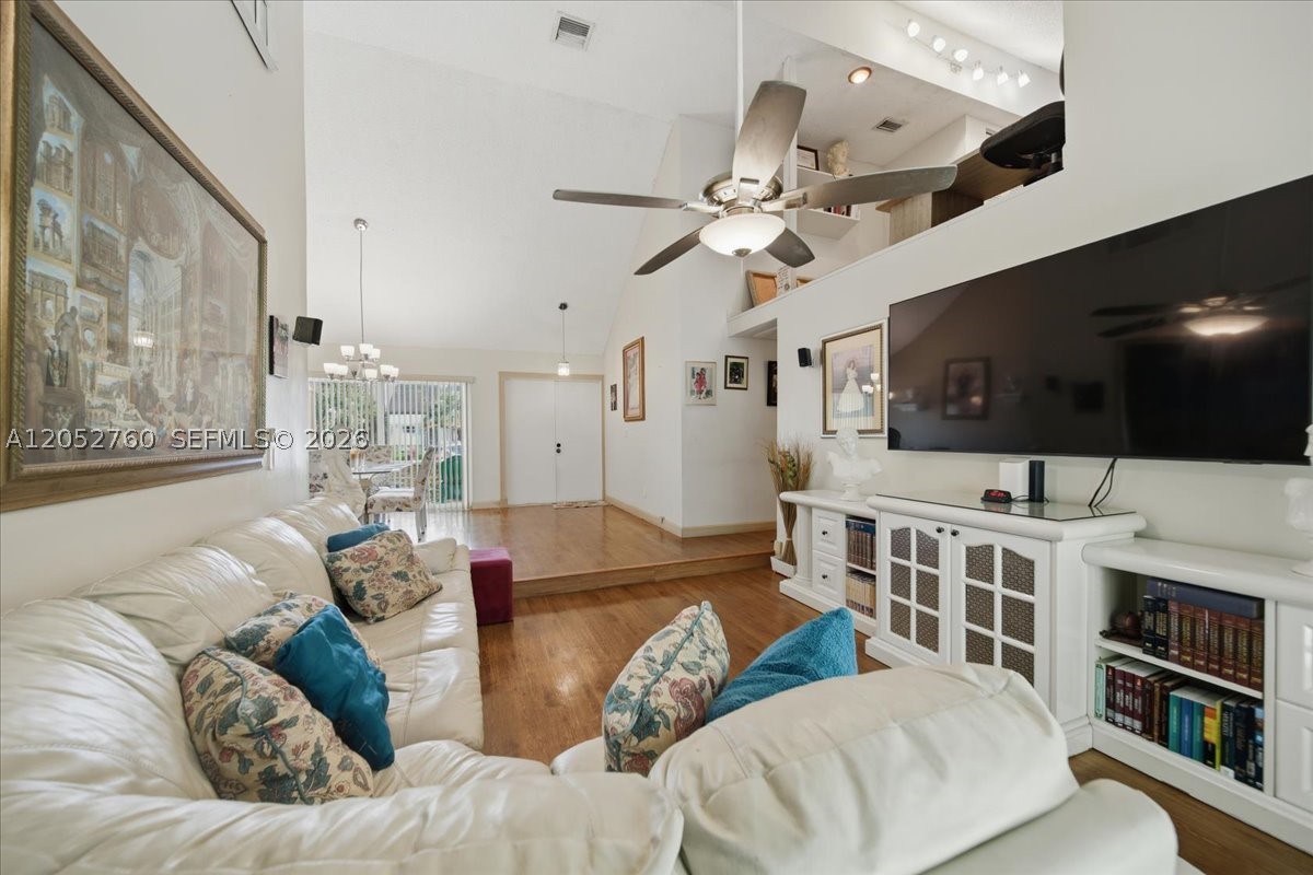 TURTLE BAY - Residential