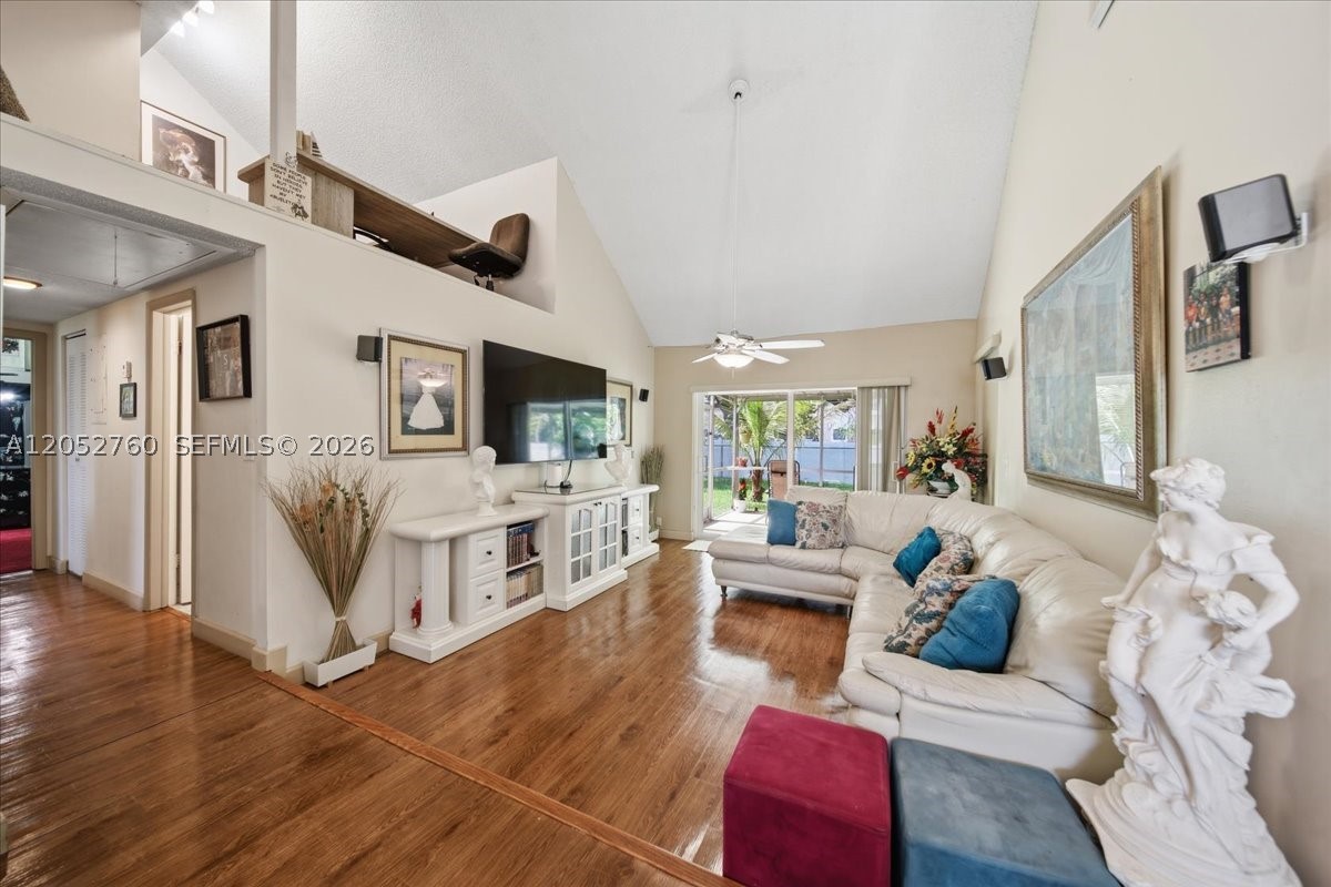 TURTLE BAY - Residential