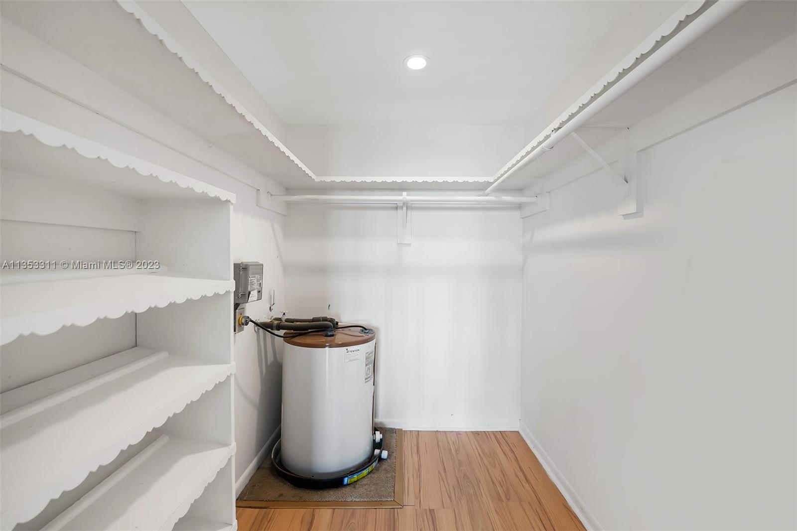 MIDDLE RIVER TOWER CONDO - Residential