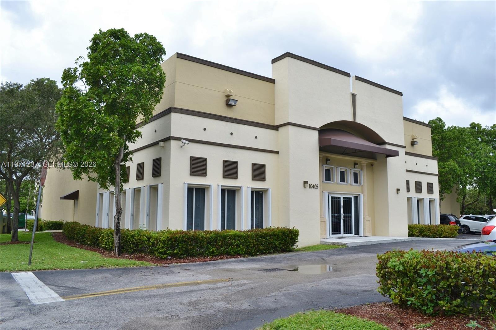 This 11,530 SF flex space in Doral offers excellent access to the Florida Turnpike and 836 expressway. The property includes ~6,000 SF of finished office space and ~5,530 SF of warehouse space with 20’ clear ceilings, a dock-height dock, ramp, and private warehouse office. The office area features four private offices, two conference rooms, three open areas with 35 workstations, a tech room, kitchen, break room, and a stylish reception. Furniture and pallet racks are included, making it turnkey. Amenities include dedicated restrooms and parking for 24 vehicles.  Available for immediate occupancy. 
Pr
Doral provides a prime location with direct access to the Florida Turnpike and Dolphin Expressway, and is also conveniently located near Miami International Airport. This strategic positioning enables seamless connectivity to major markets in Latin America and beyond. The area is also surrounded by a variety of restaurants and shops, providing a desirable amenity-rich environment for employees. With its business-friendly climate and diverse community, Doral offers an attractive setting for companies to establish and grow their operations. The city's vibrant atmosphere and array of amenities make it an ideal location for attracting and retaining top talent.