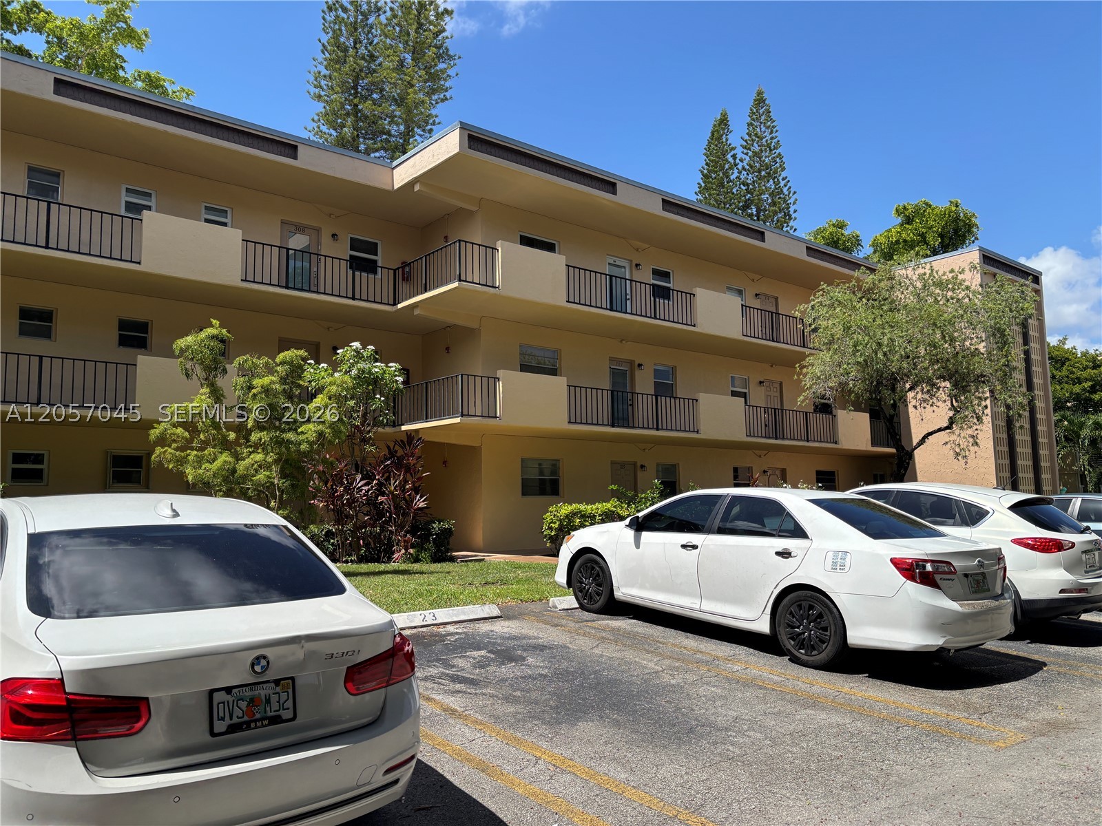 BERKLEY HOUSE OF CARRIAGE - Residential