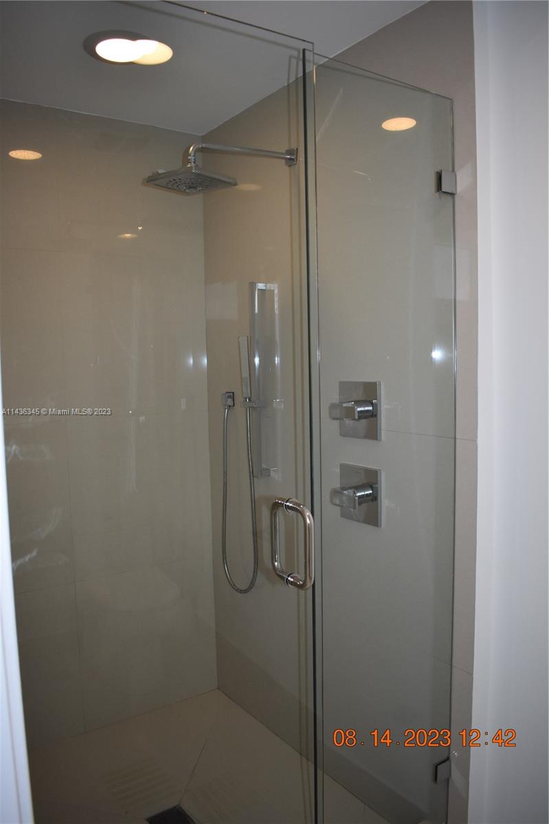 BAY HOUSE MIAMI CONDO - Residential