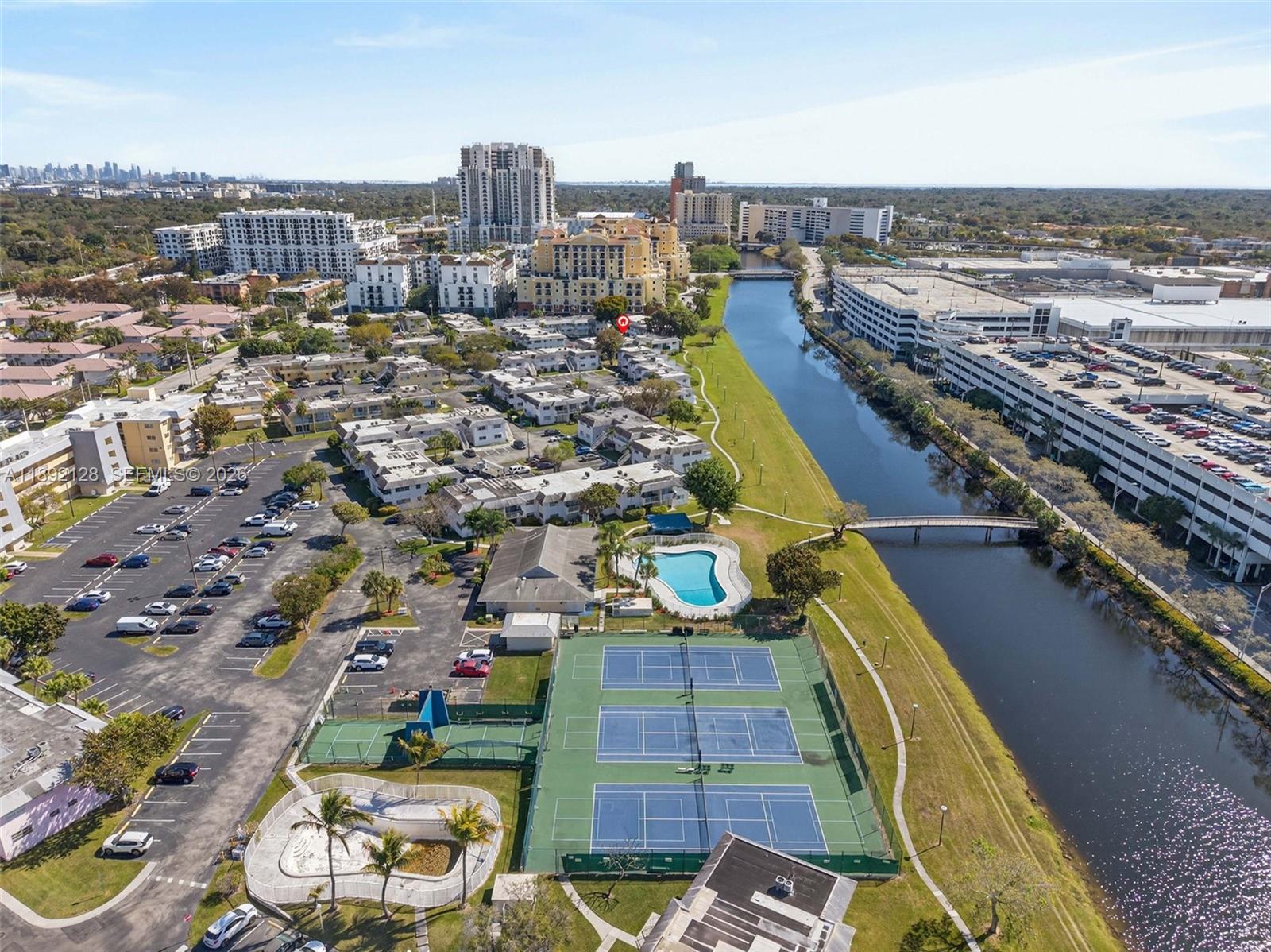 VILLAGE AT DADELAND CONDO - Residential