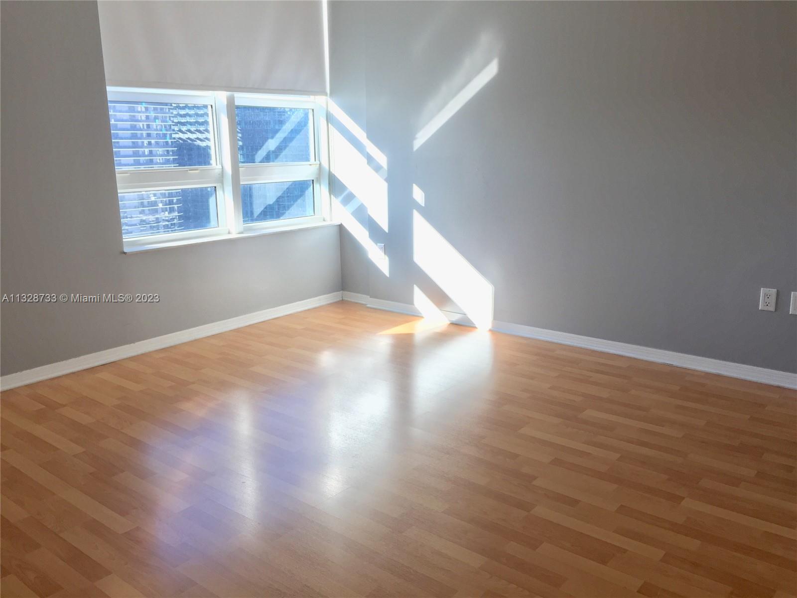 THE PLAZA 901 BRICKELL CO - Residential Lease