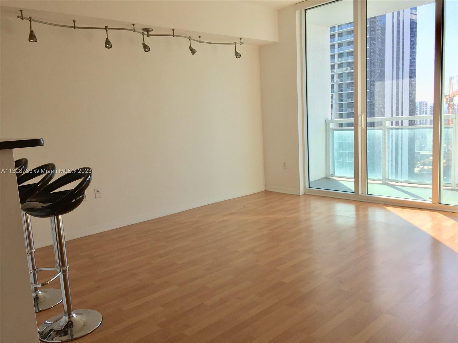 THE PLAZA 901 BRICKELL CO - Residential Lease
