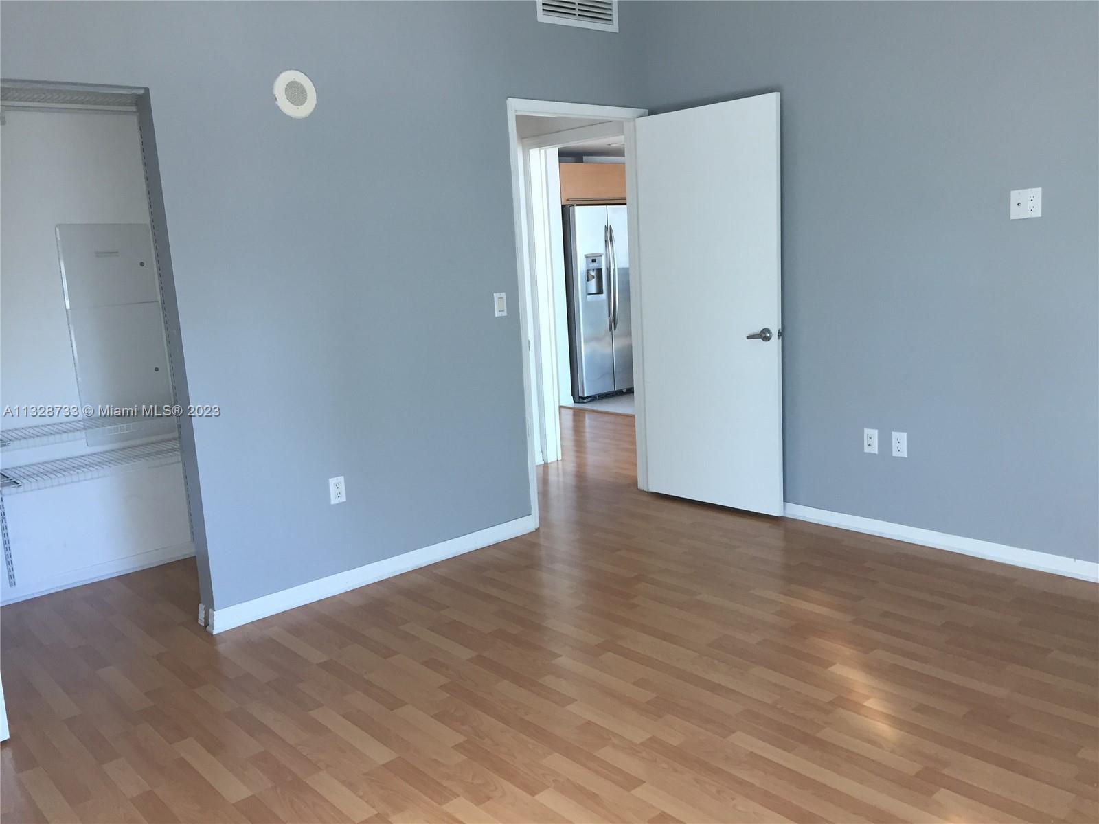 THE PLAZA 901 BRICKELL CO - Residential Lease