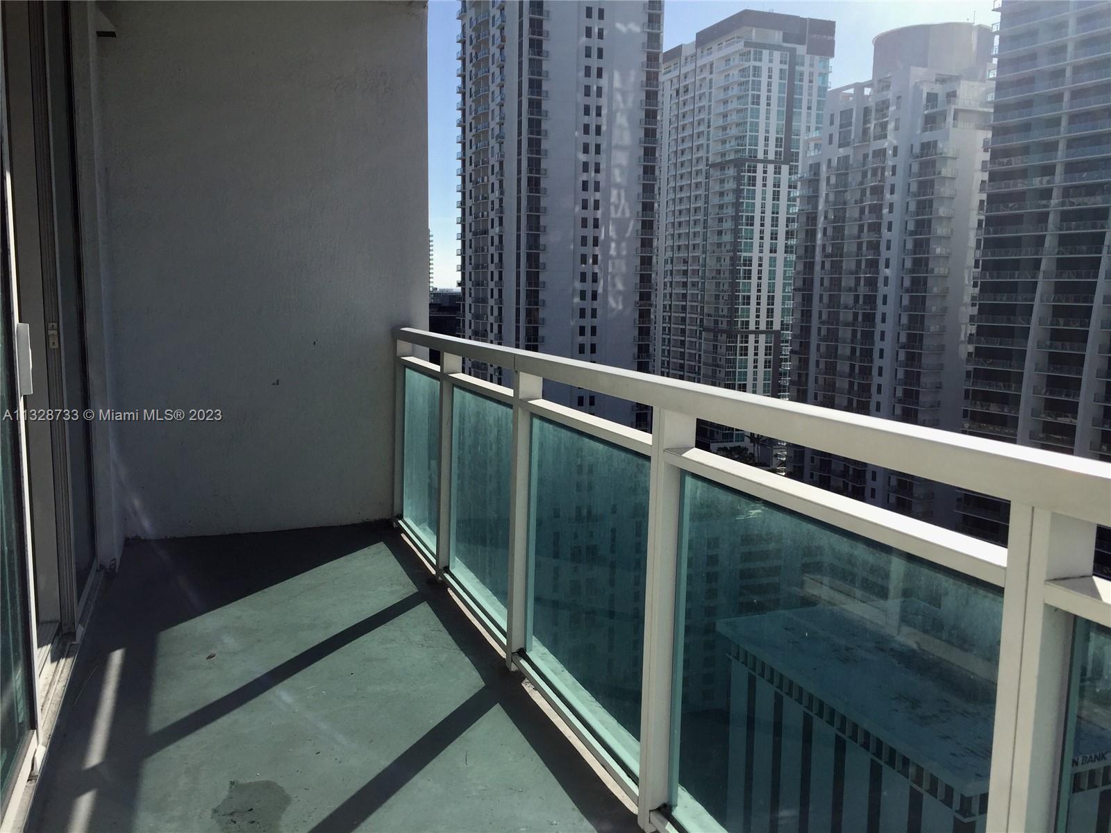 THE PLAZA 901 BRICKELL CO - Residential Lease