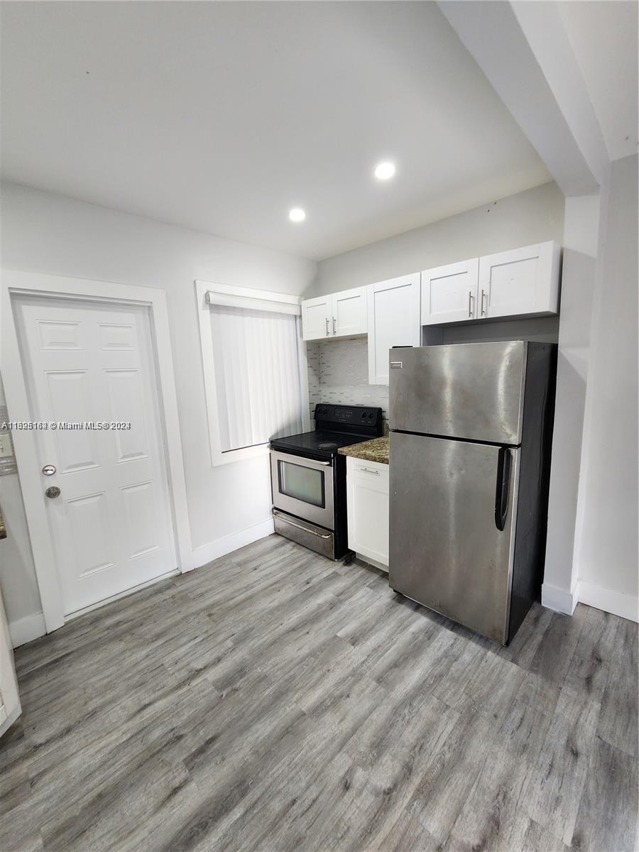 HOLLYWOOD TERRACE - Residential Lease