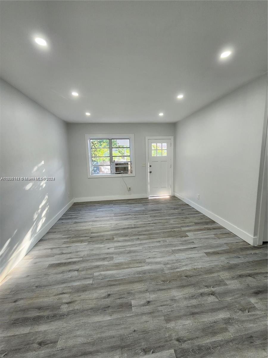 HOLLYWOOD TERRACE - Residential Lease