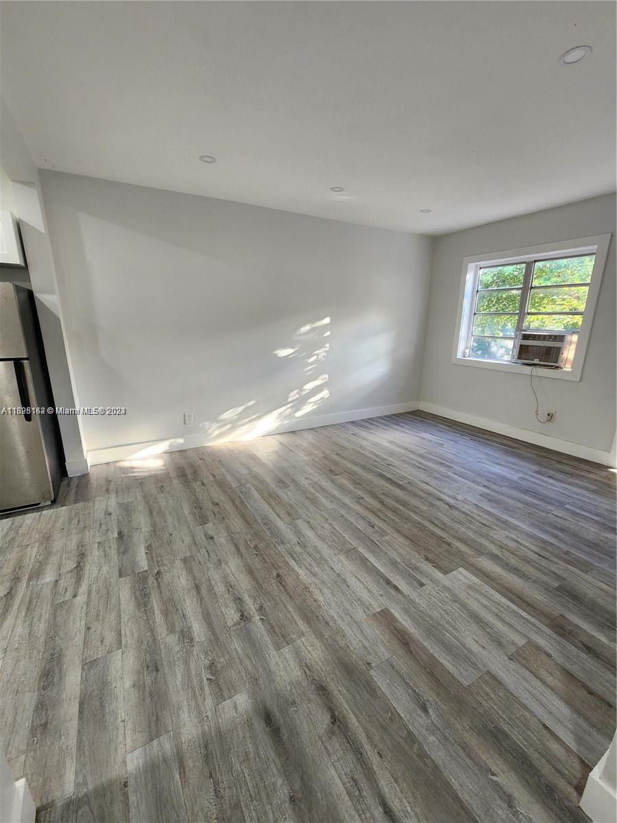 HOLLYWOOD TERRACE - Residential Lease