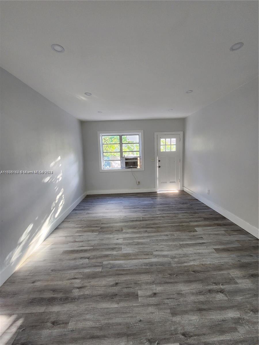 HOLLYWOOD TERRACE - Residential Lease