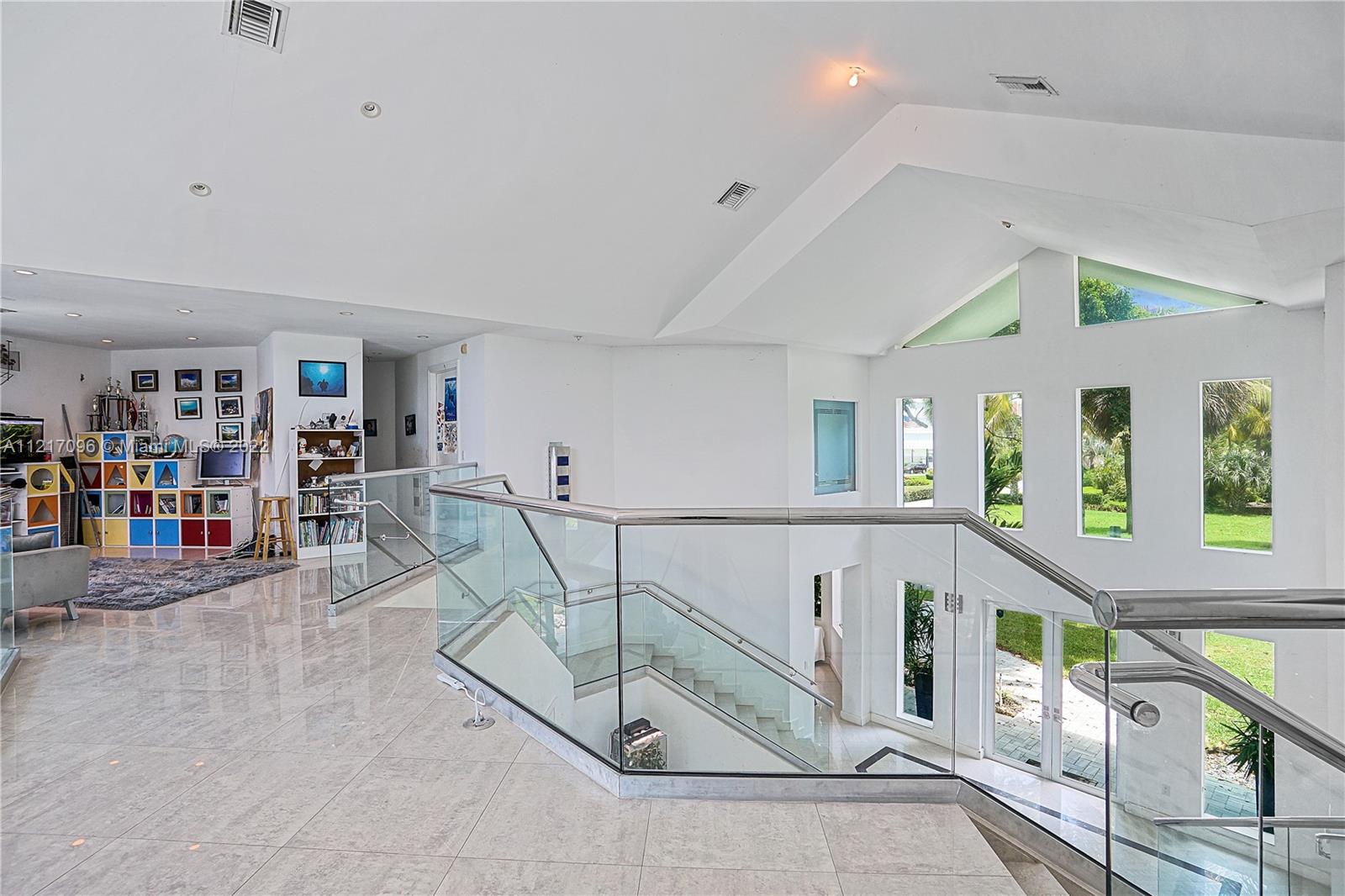 LAUDERDALE BEACH - Residential