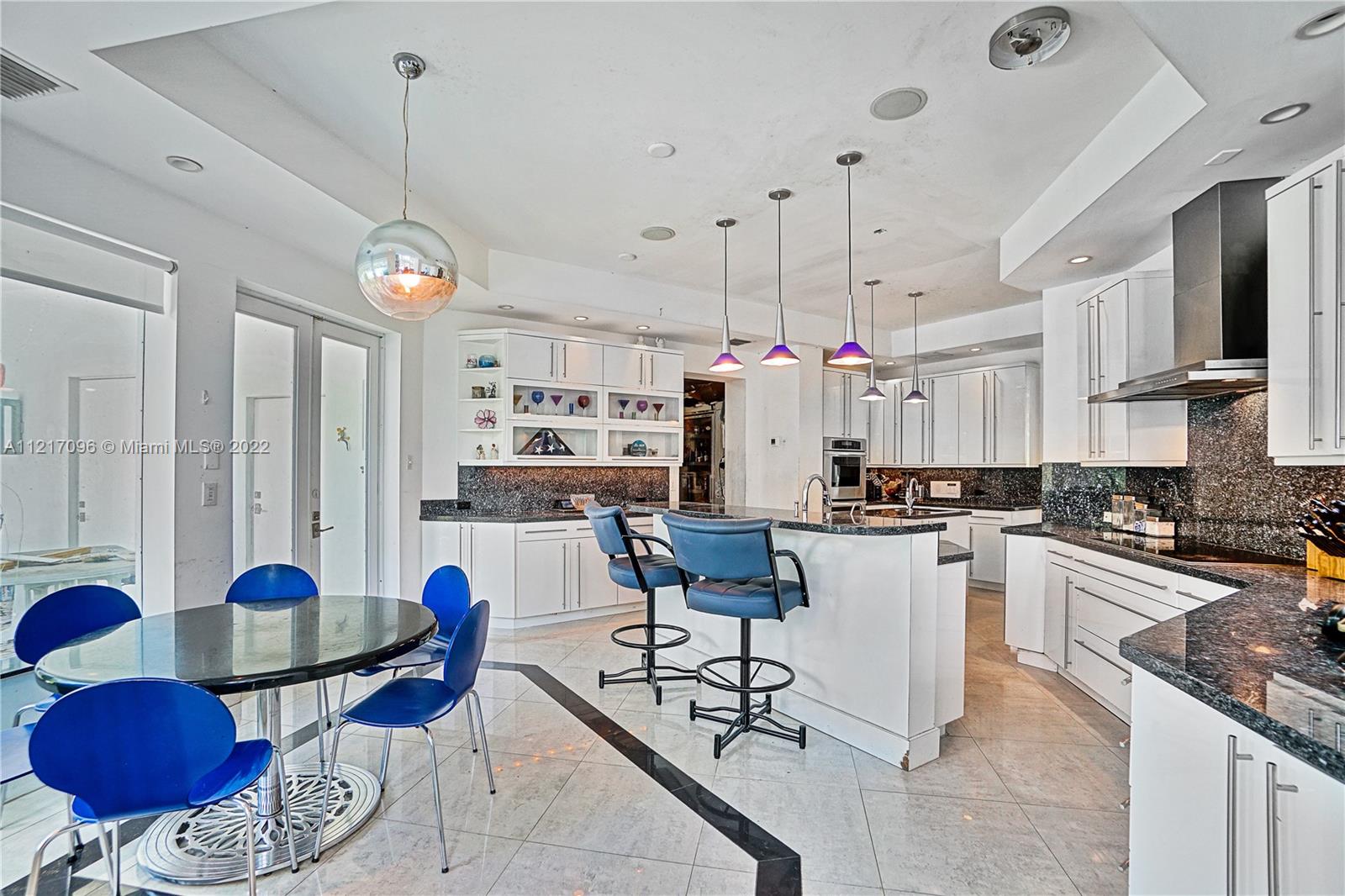 LAUDERDALE BEACH - Residential