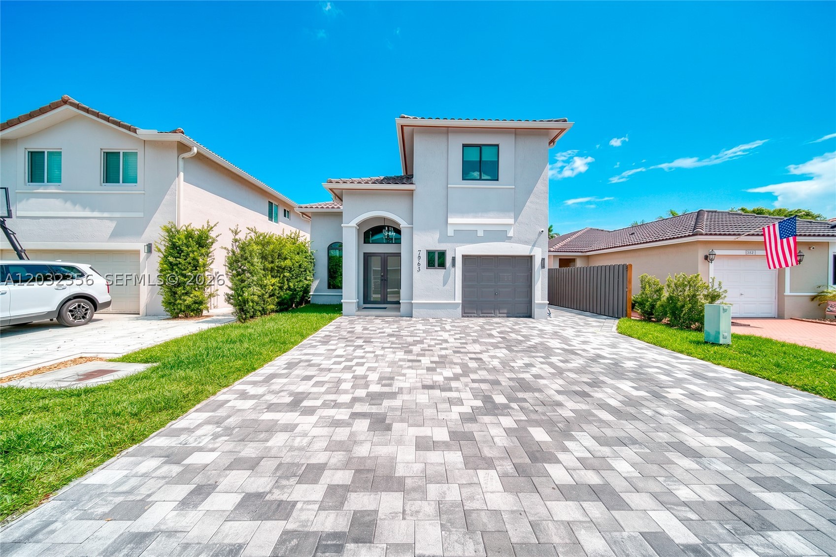 SPANISH LAKES - Residential