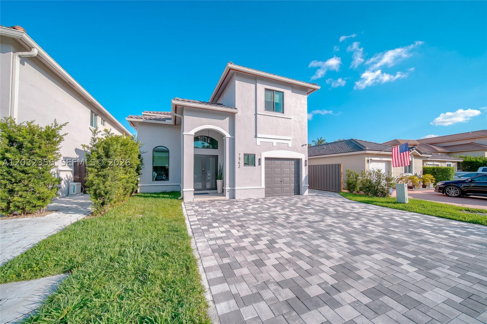 SPANISH LAKES - Residential
