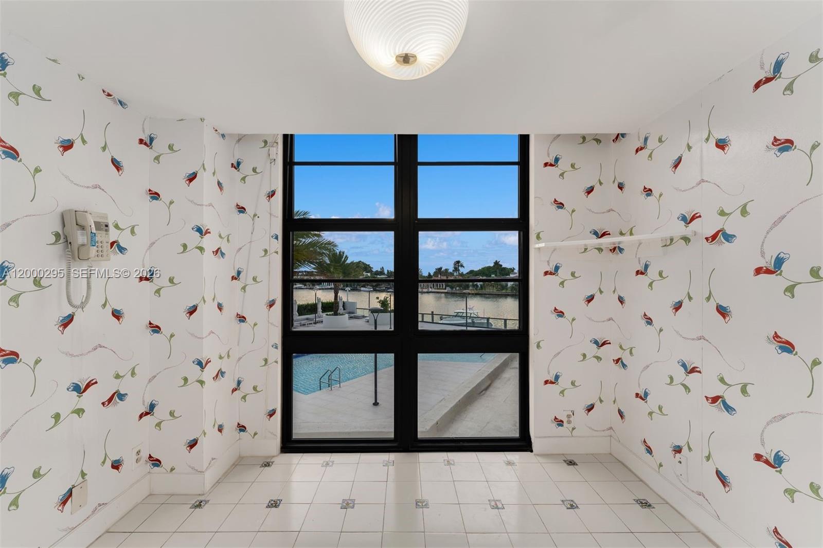 TOWERHOUSE CONDO - Residential
