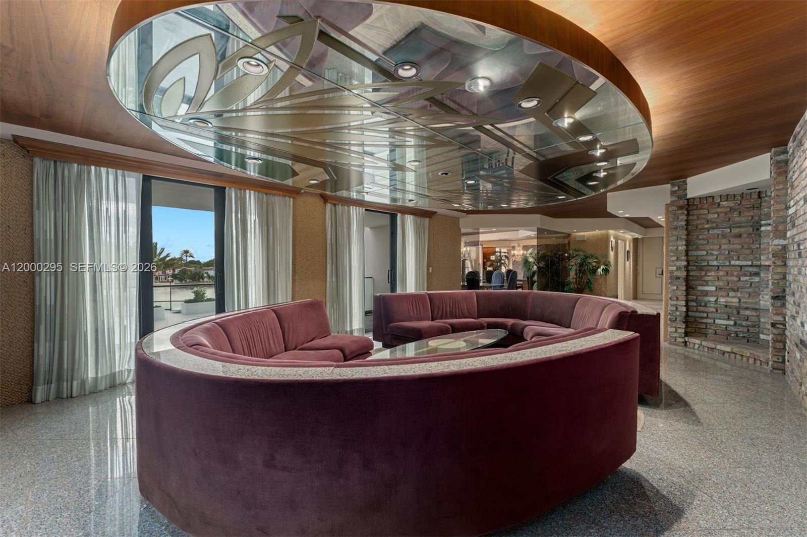 TOWERHOUSE CONDO - Residential