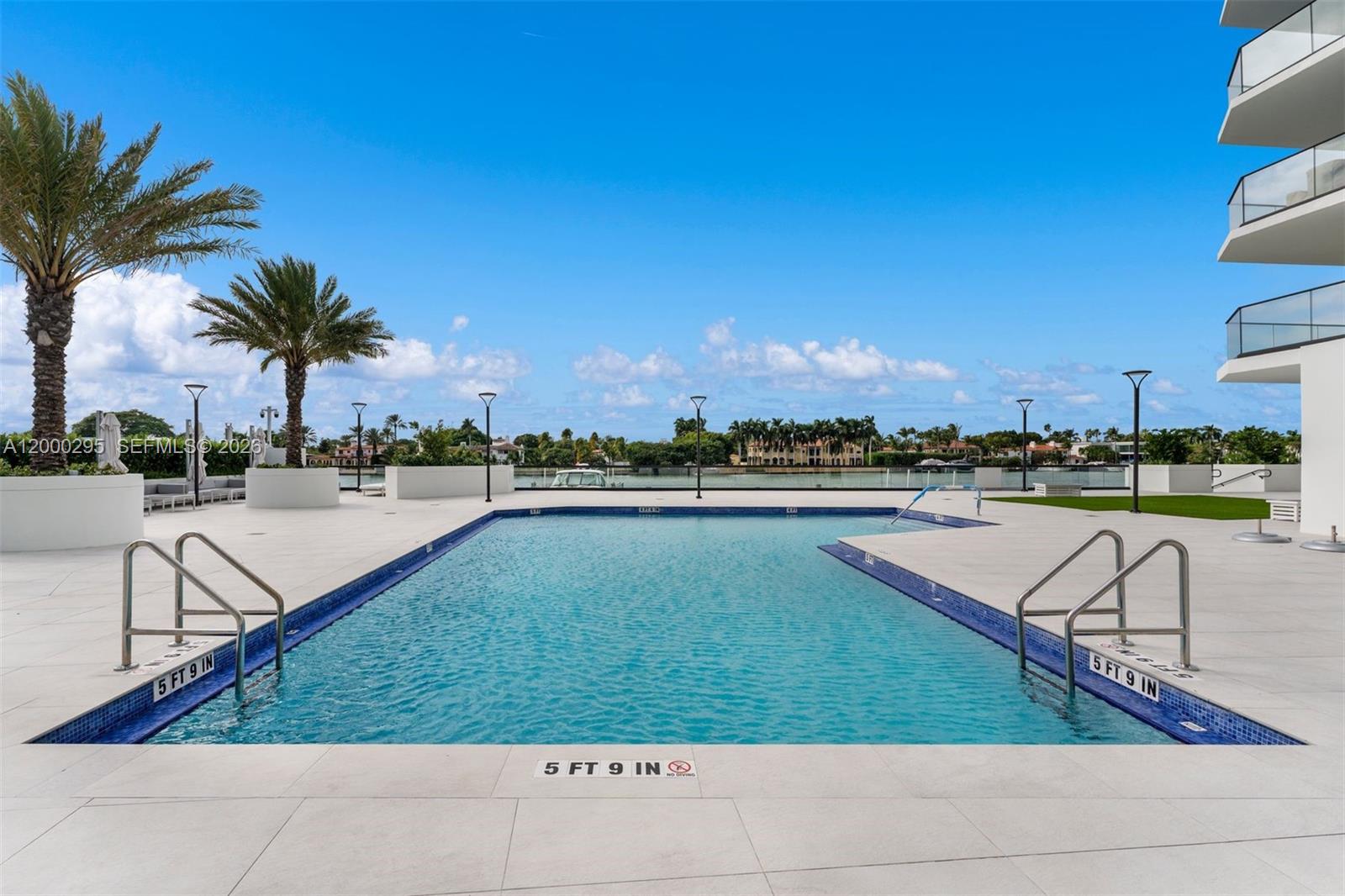 TOWERHOUSE CONDO - Residential