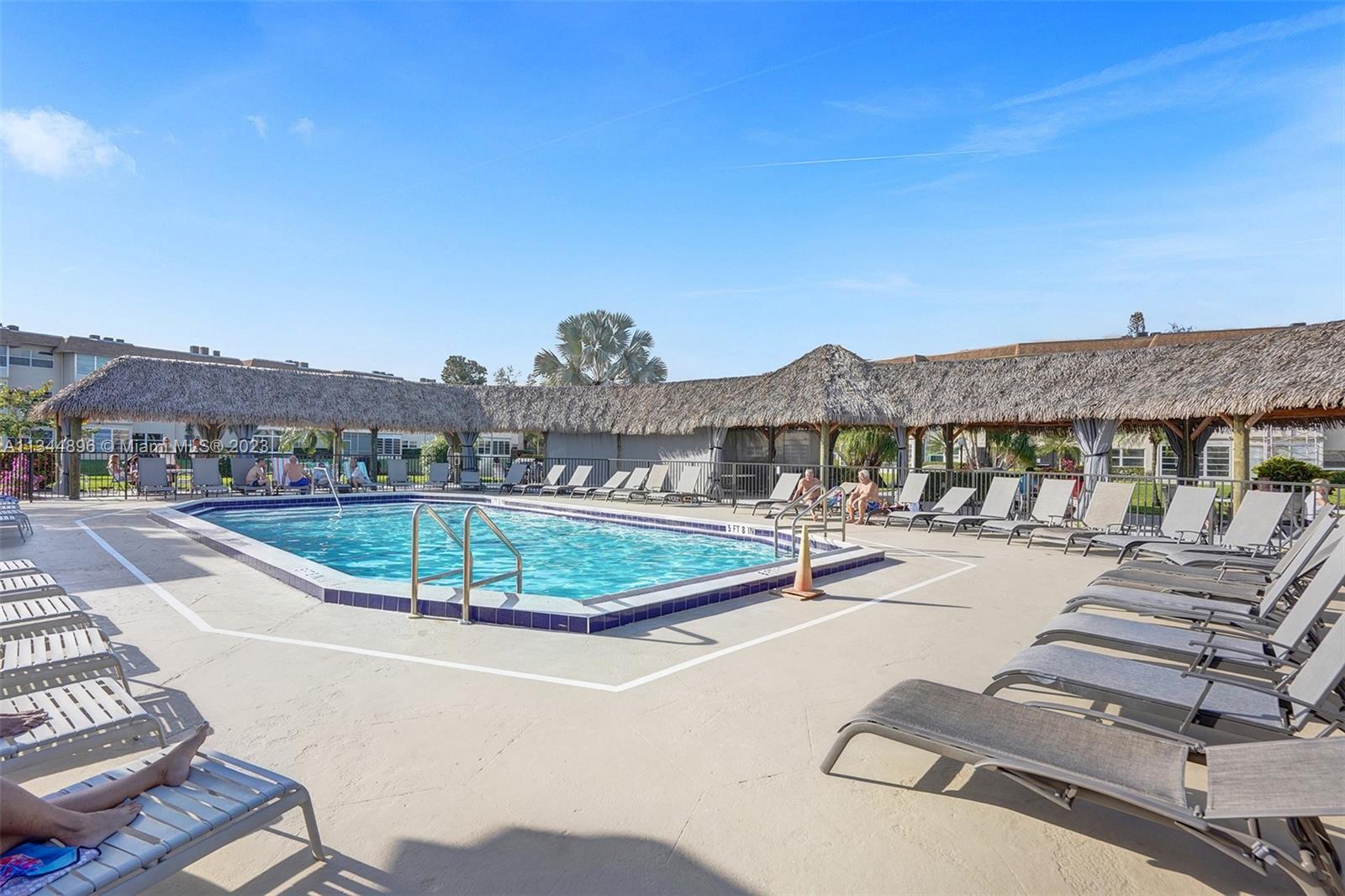 KARISA GARDENS CONDO - Residential