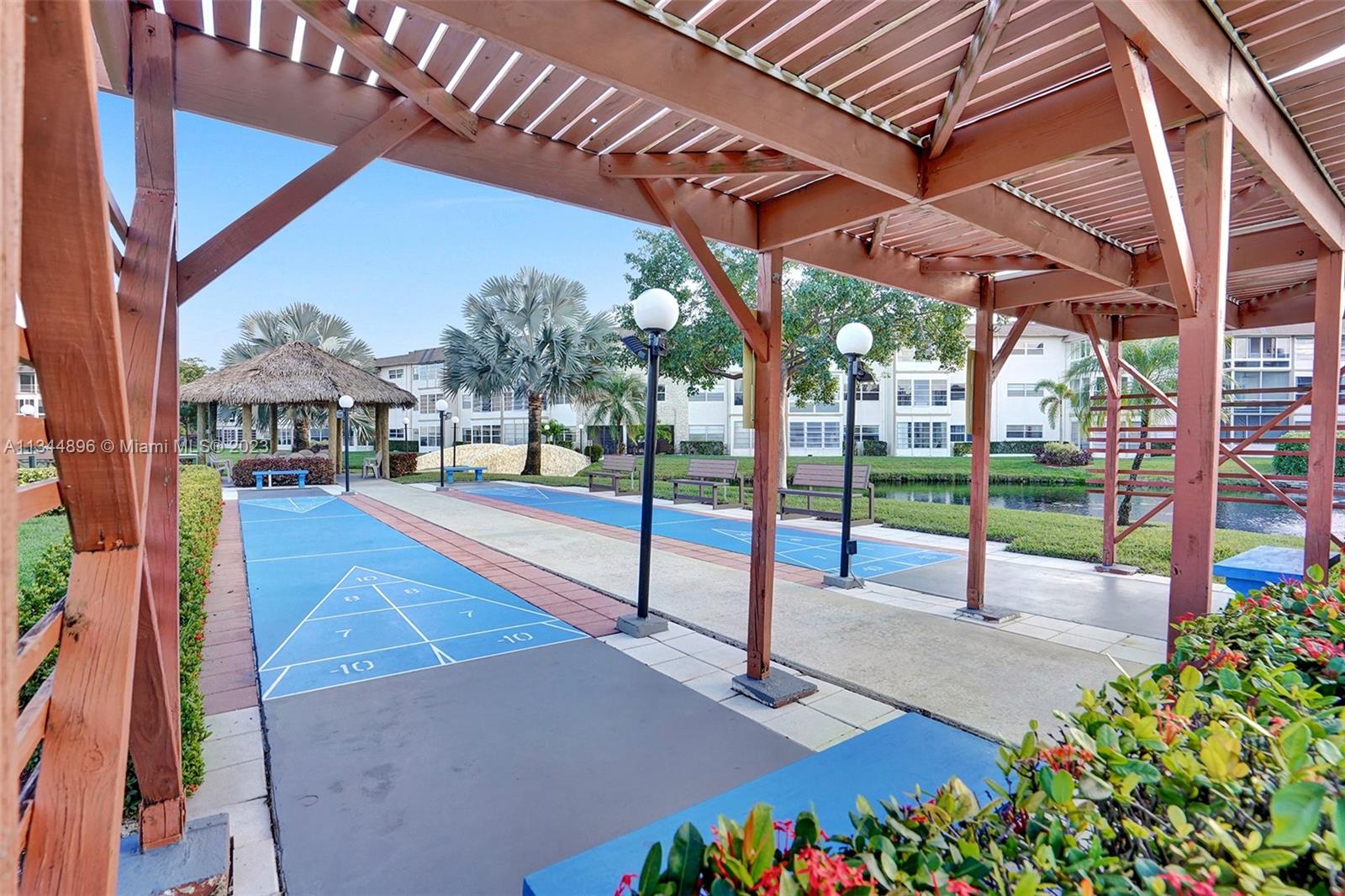 KARISA GARDENS CONDO - Residential