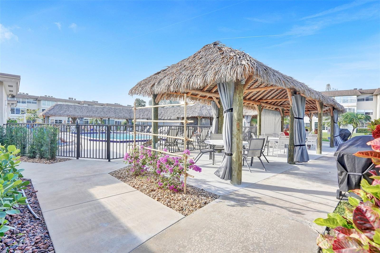 KARISA GARDENS CONDO - Residential